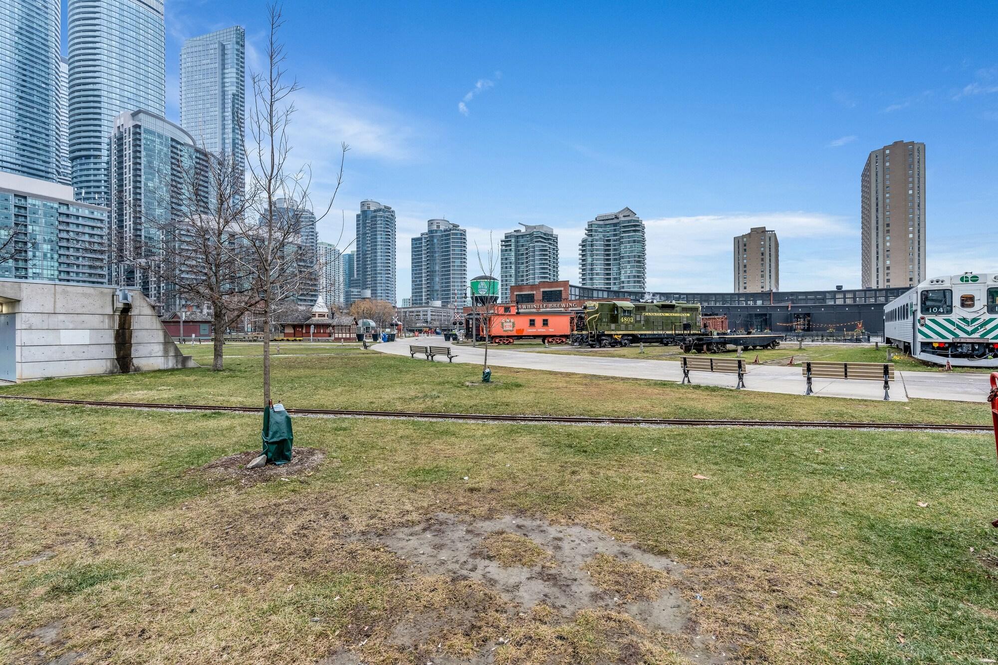 Varios Harbourfront 2 Bed Suites