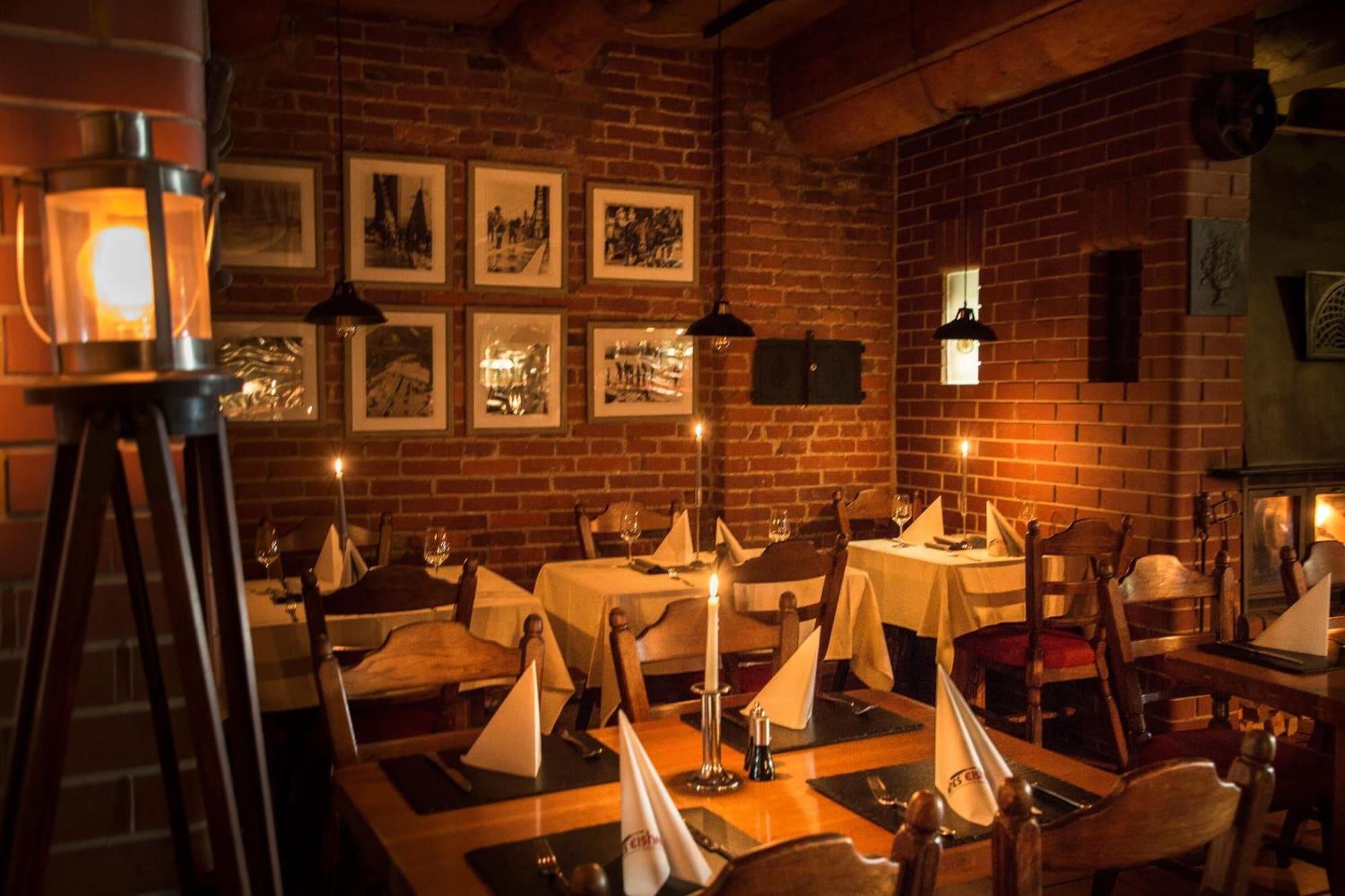 Bar/Salón Altes Eishaus, Hotel & Restaurant