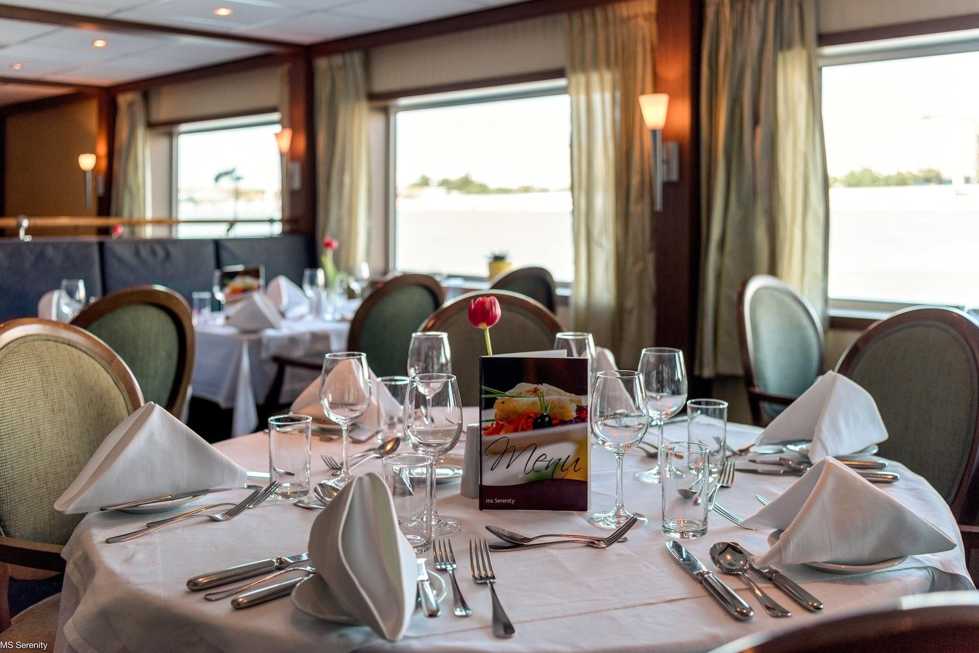 Restaurant Select MS Serenity - Neuss