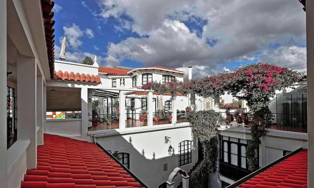 Varios Hotel de Su Merced