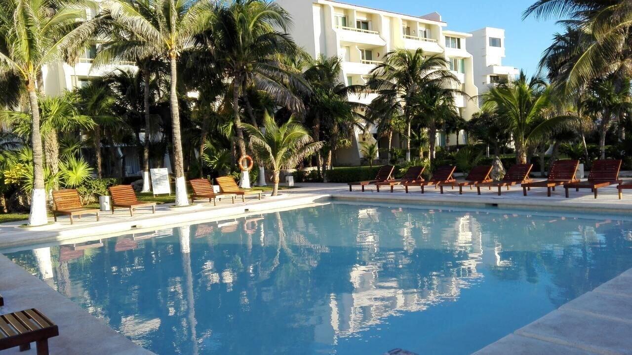 Vista Piscina Solymar Cancun Condos