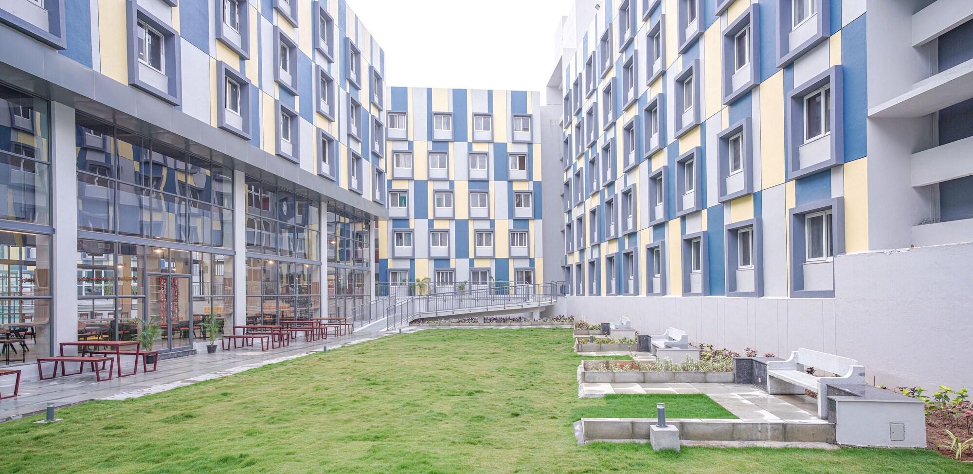 Vista Exterior Yello Stays ITPL