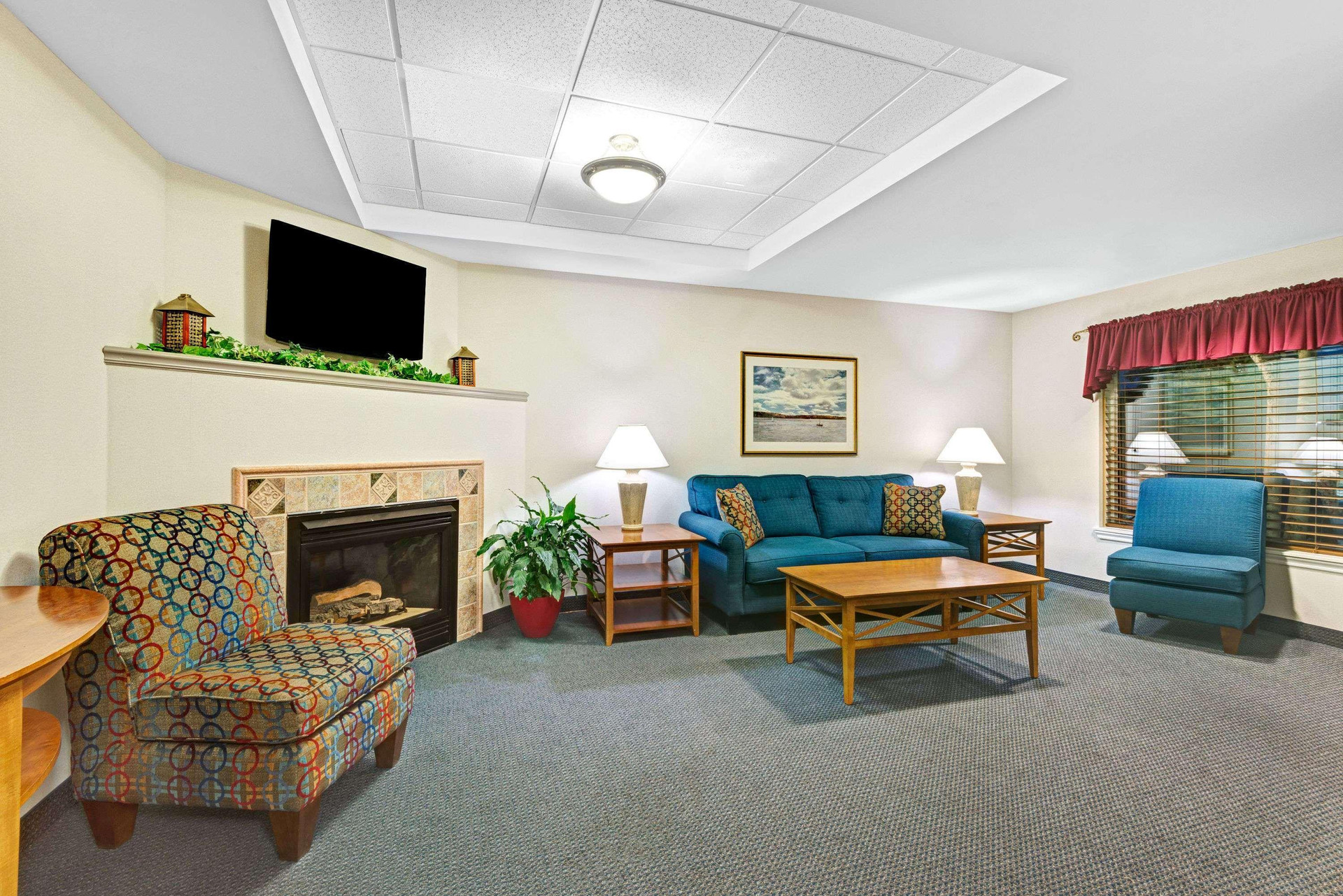 Vista Lobby Ramada by Wyndham Saco/Old Orchard Beach Area