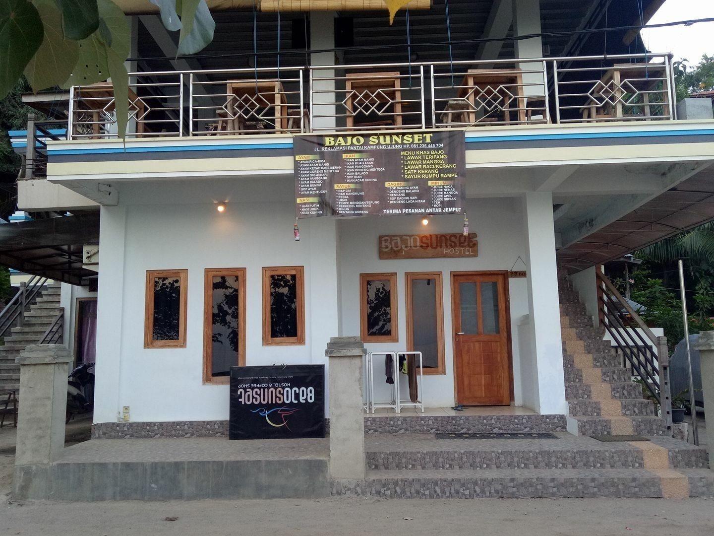 Vista Exterior Bajo Sunset Hostel