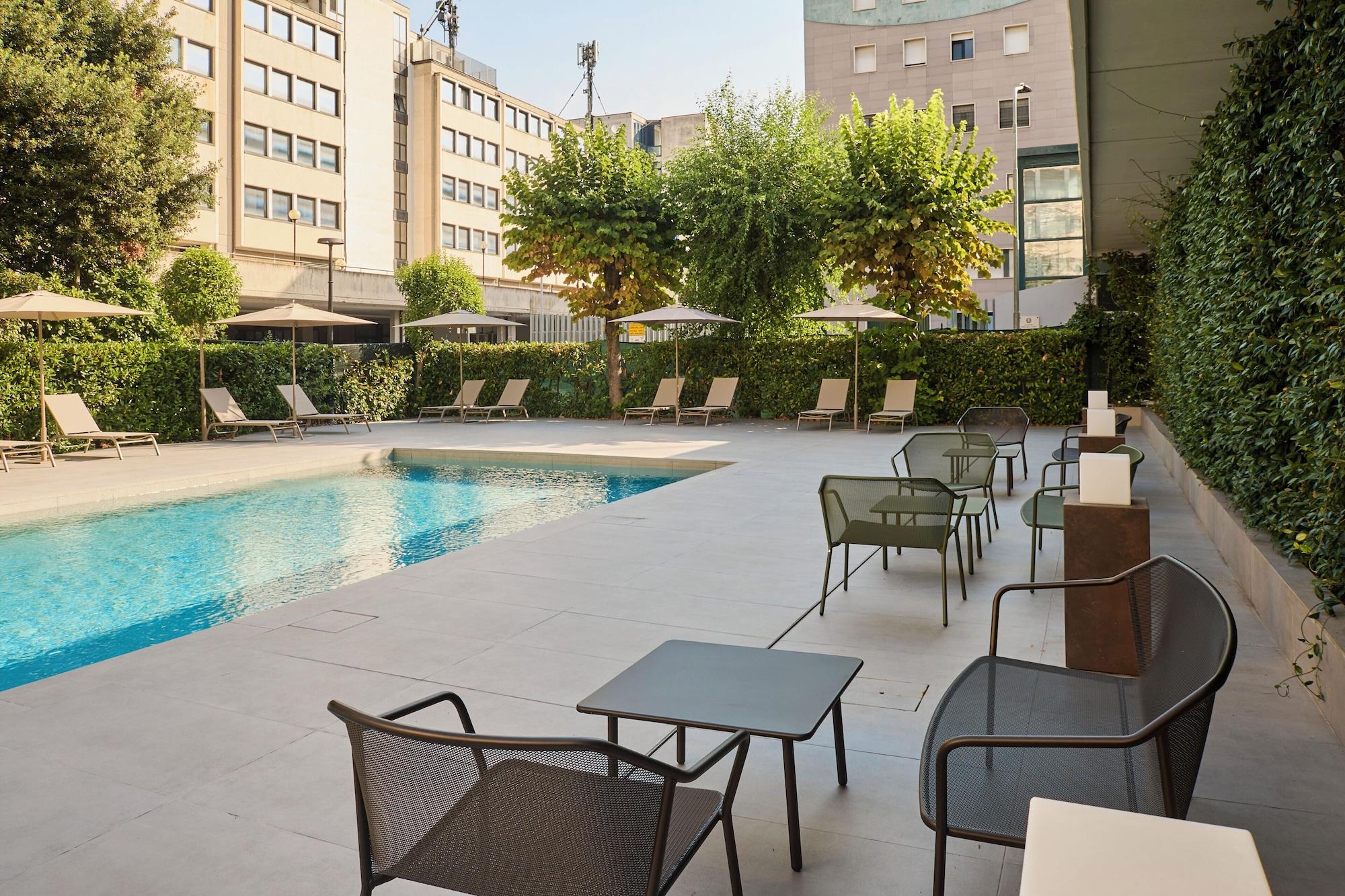 Vista Piscina Hotel Perugia Plaza