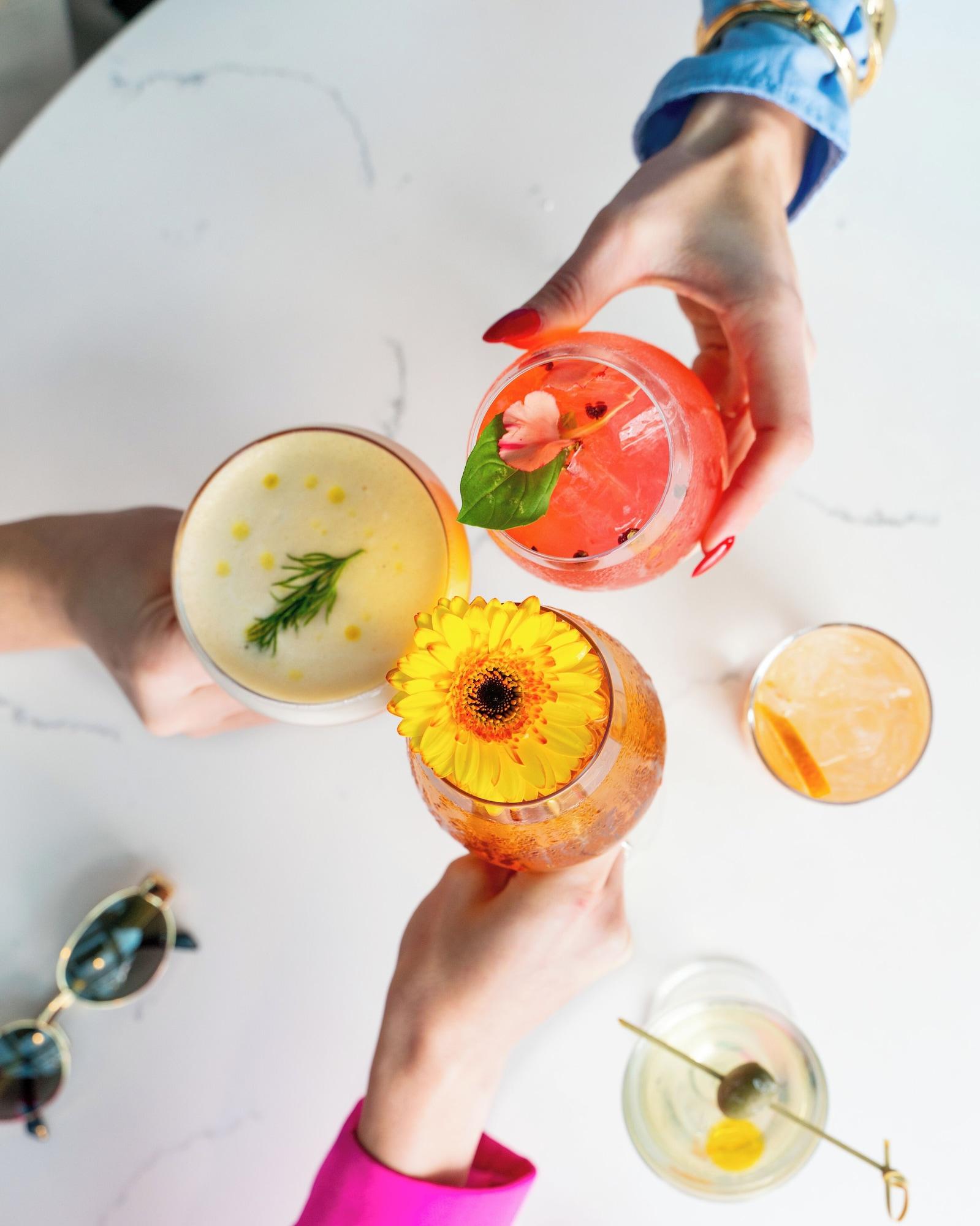 Restaurant Astra Hotel, Seattle, A Tribute Portfolio Hotel by Marriott