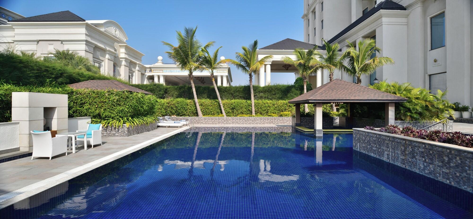 Vista Piscina Sheraton Grand Palace Indore