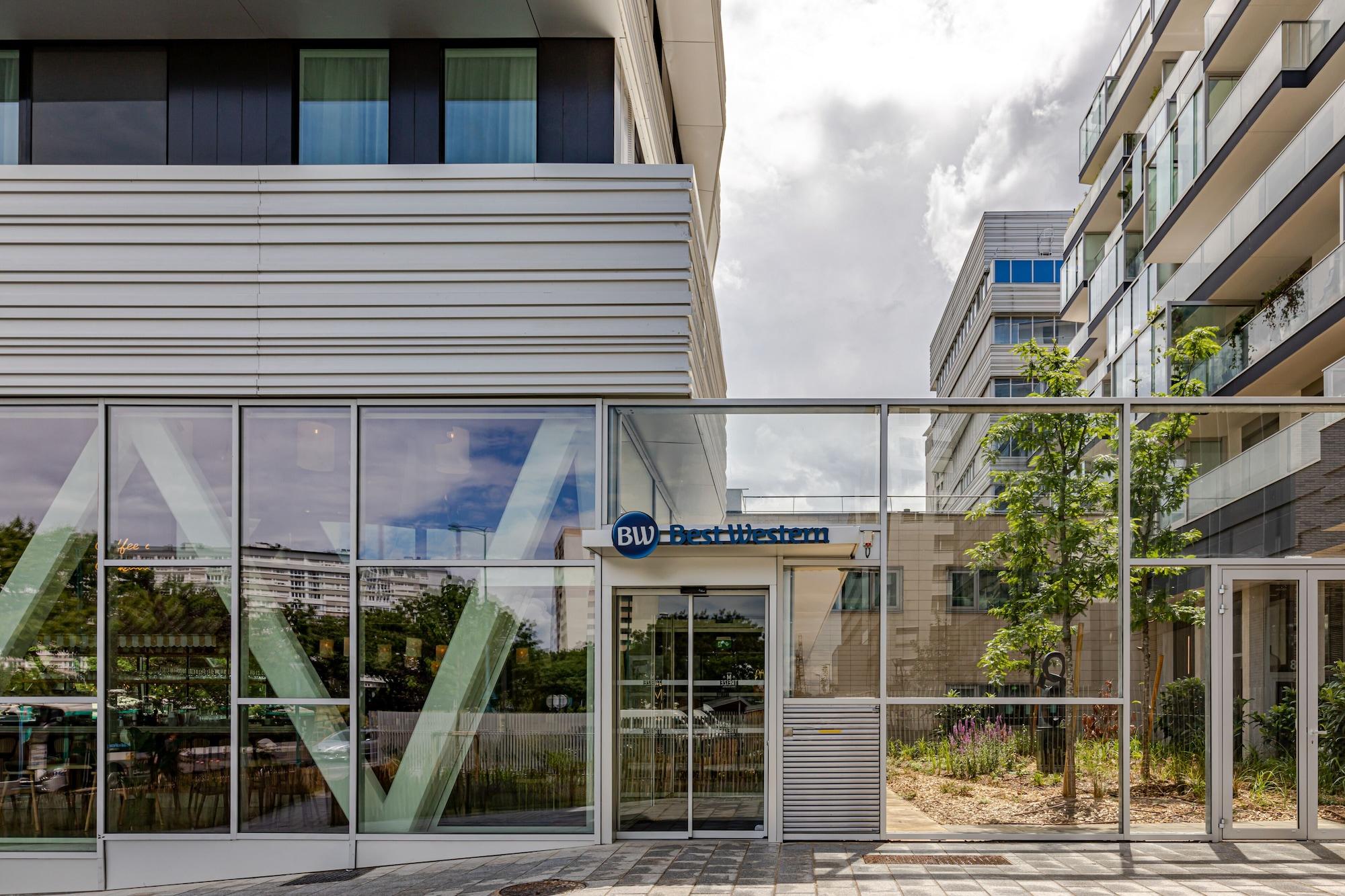 Vista Exterior Best Western M-Treize Paris Asnieres