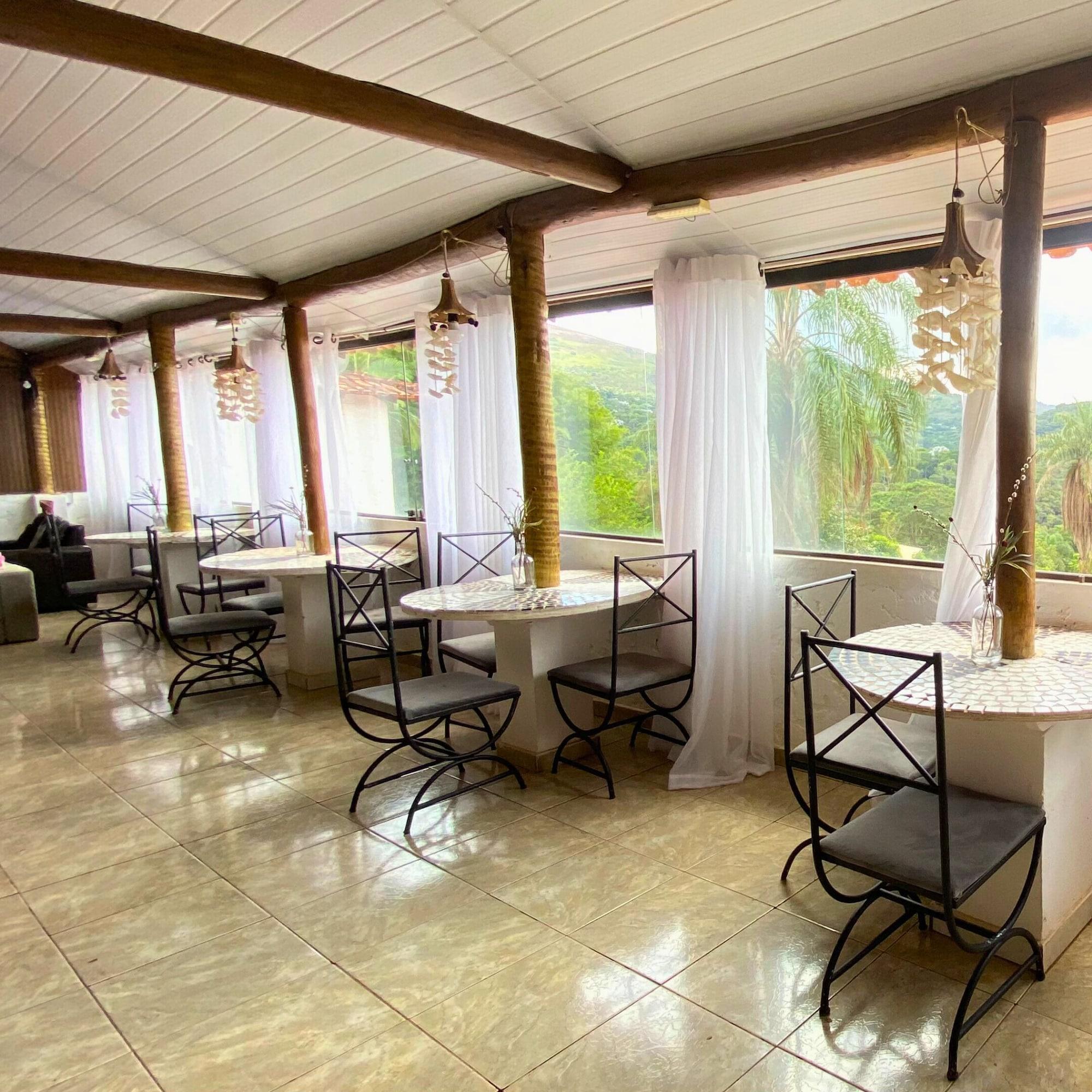 Restaurant Pousada Encantos da Serra Macacos