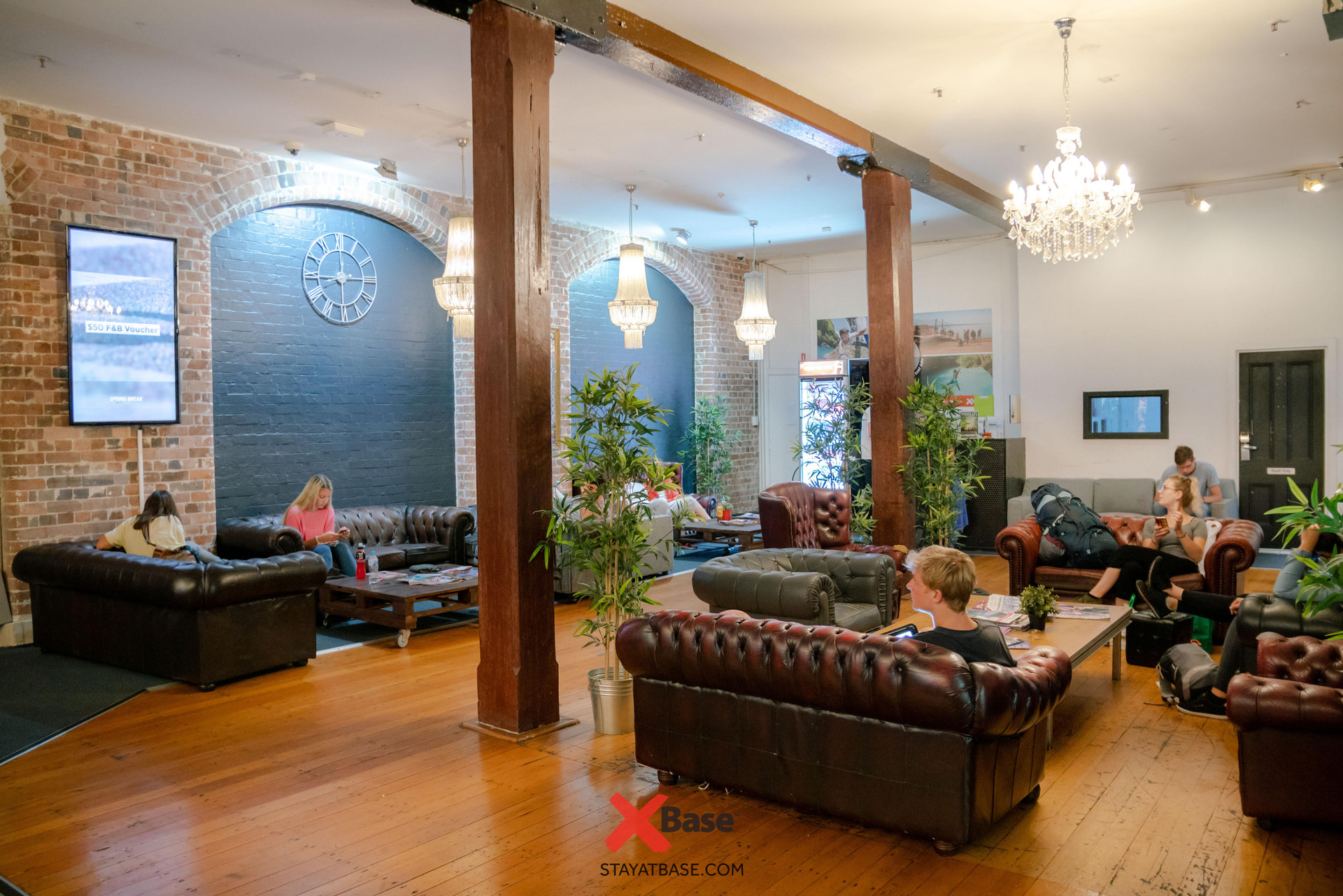 Vista Lobby Nomads Sydney - Hostel