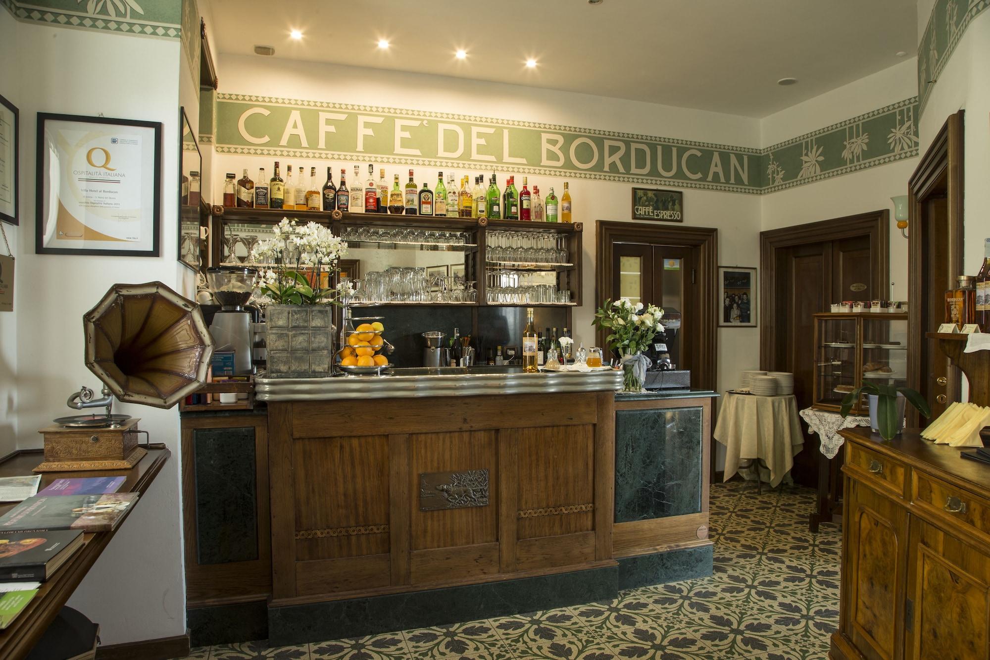 Bar/Salón Hotel Al Borducan