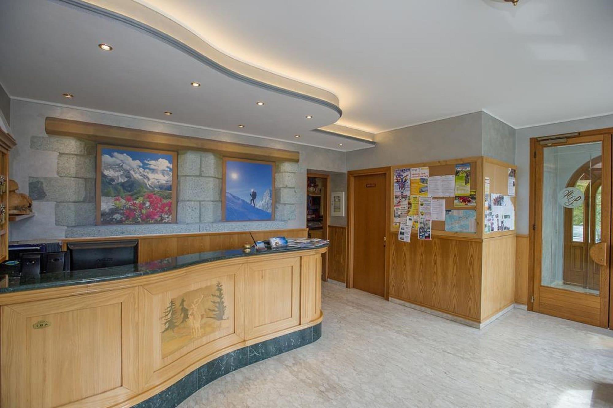 Vista Lobby Hotel Bezzi