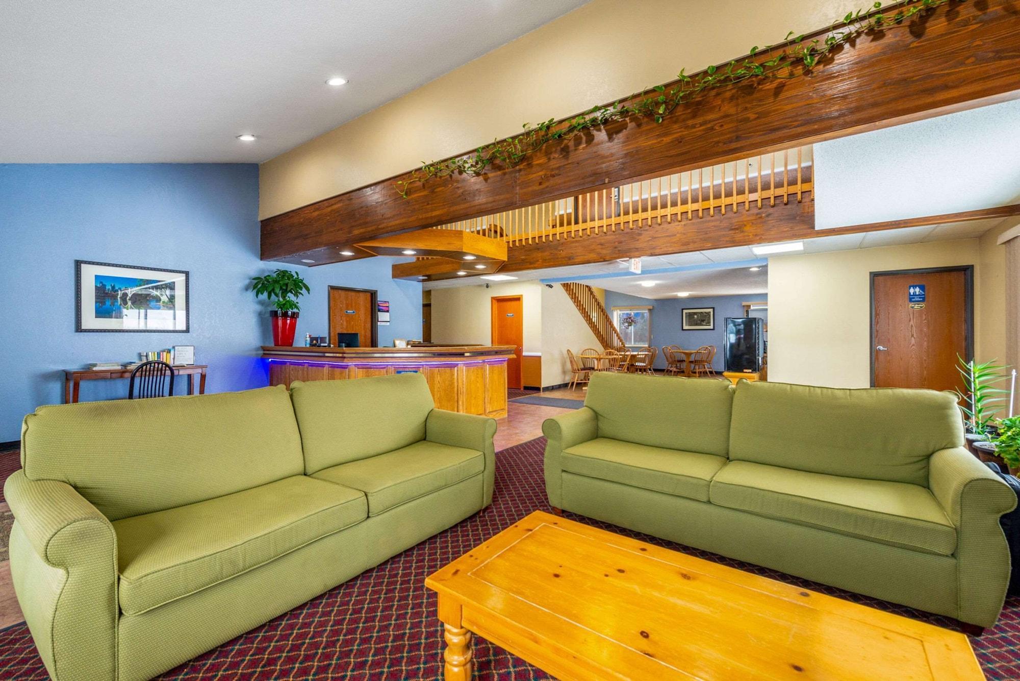 Vista Lobby Rodeway Inn