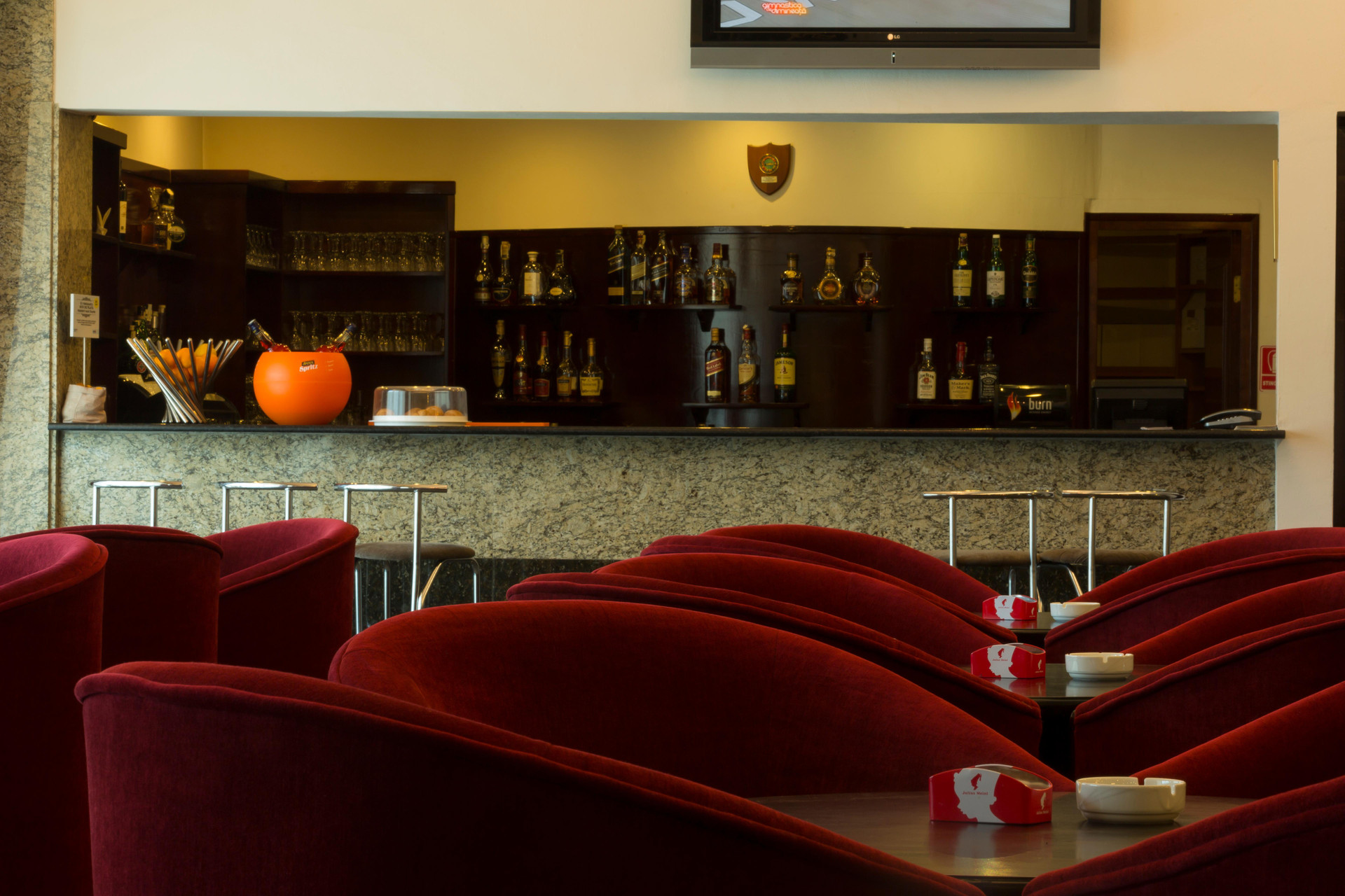 Bar/Salón Hotel Piatra Mare
