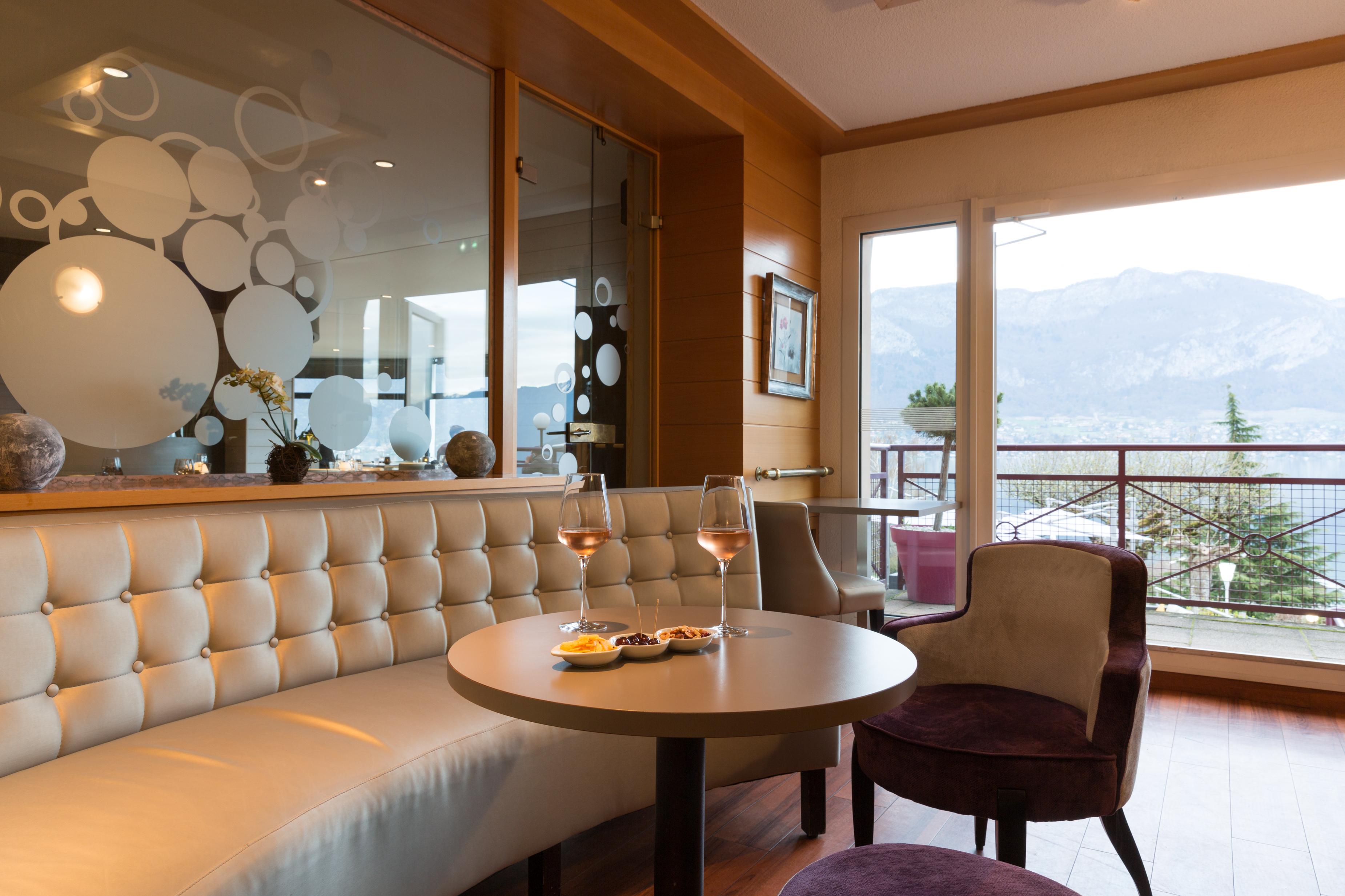 Vista Lobby Hôtel Beauregard, The Originals Relais