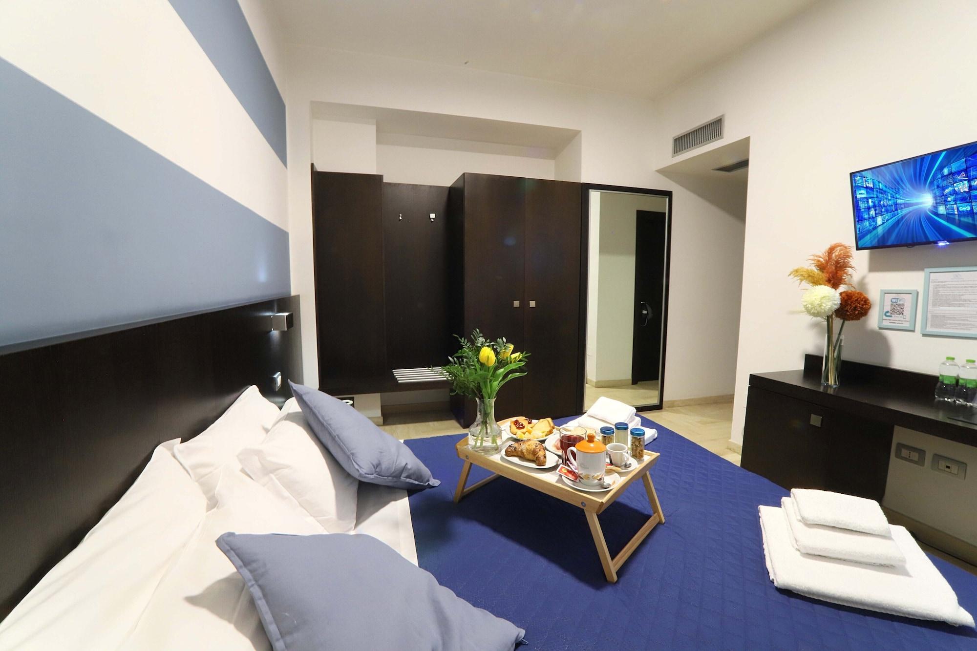 Varios Albergo Cantiani