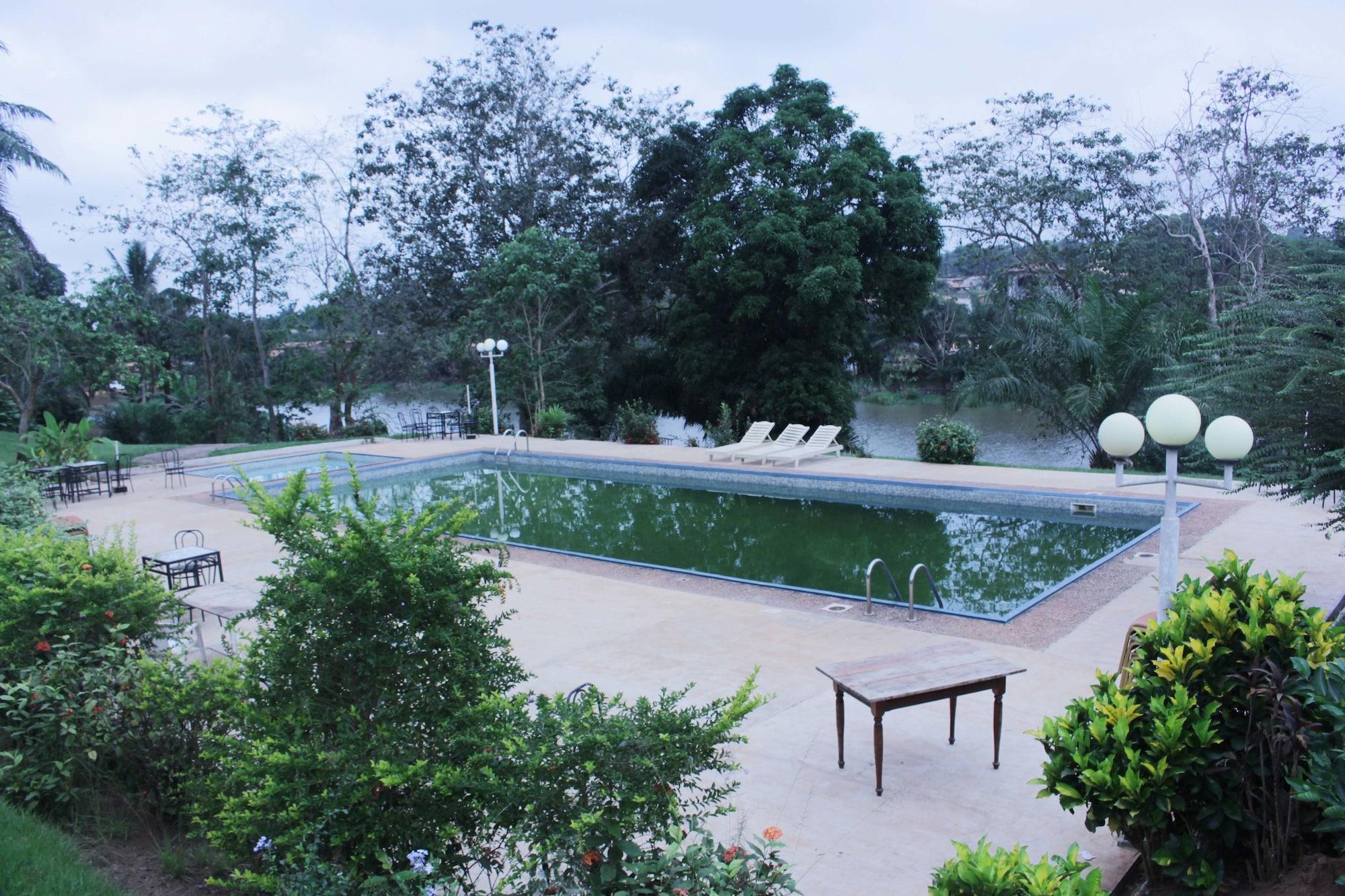 Vista Piscina Hotel Mansa