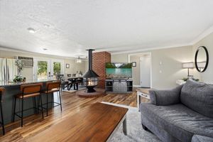 Alquiler Vacacional - Newly Renovated, Modern Sleeps 21, Newly added AC/Heating units in each bedroom.