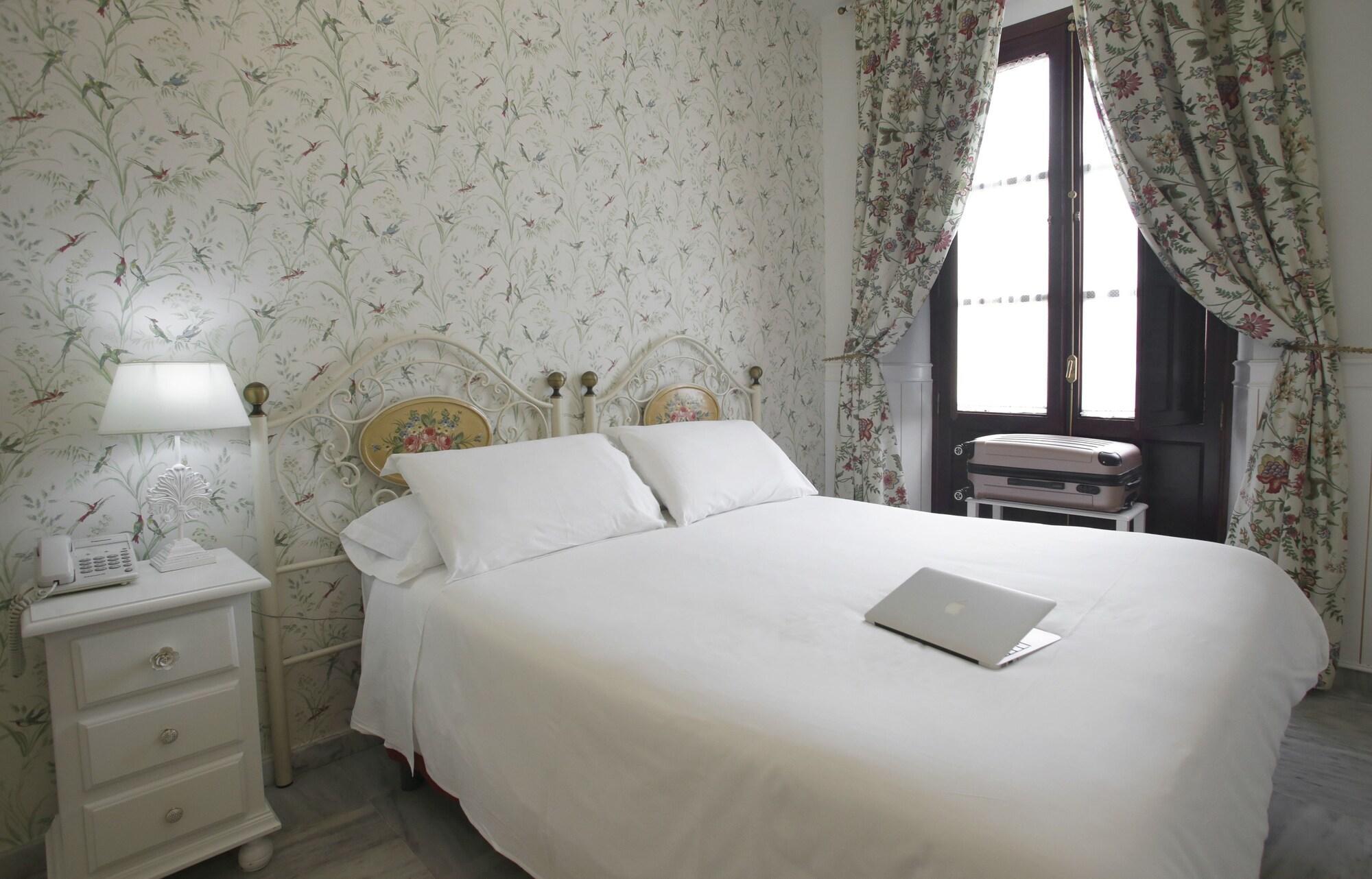 Varios Basic Hotel Puerta de Sevilla