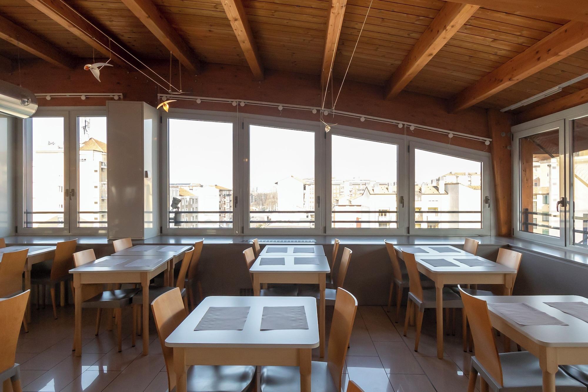Restaurant Hotiday Milano Navigli