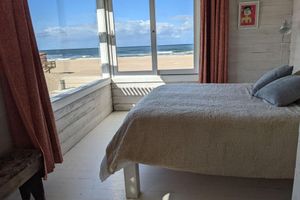 Alquiler Vacacional - Unique ocean front beach house built on the dunes