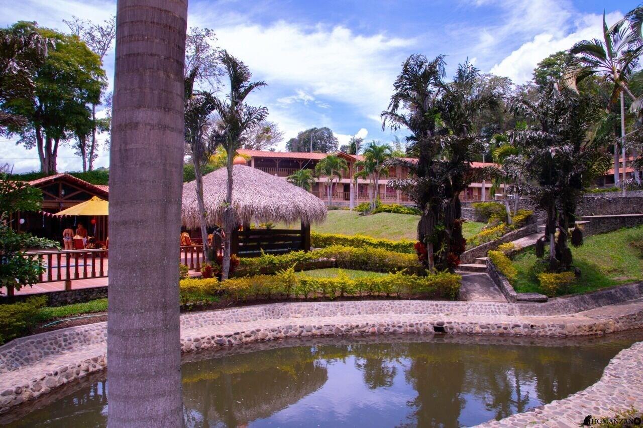 Varios Hotel La Perla