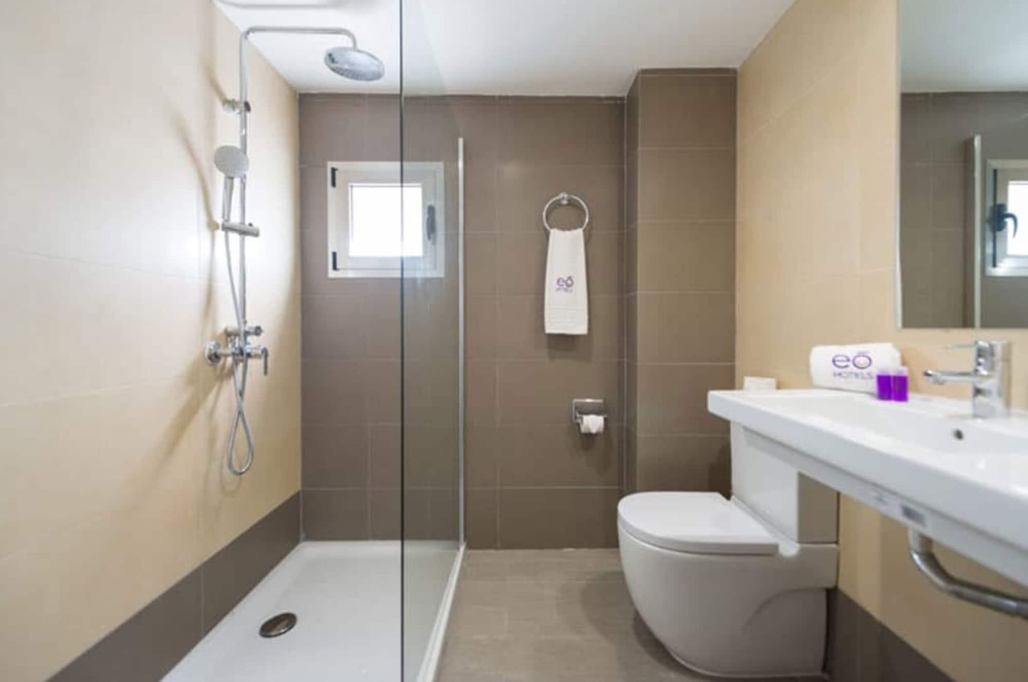 Equipamiento de Habitación eó Corona Cedral