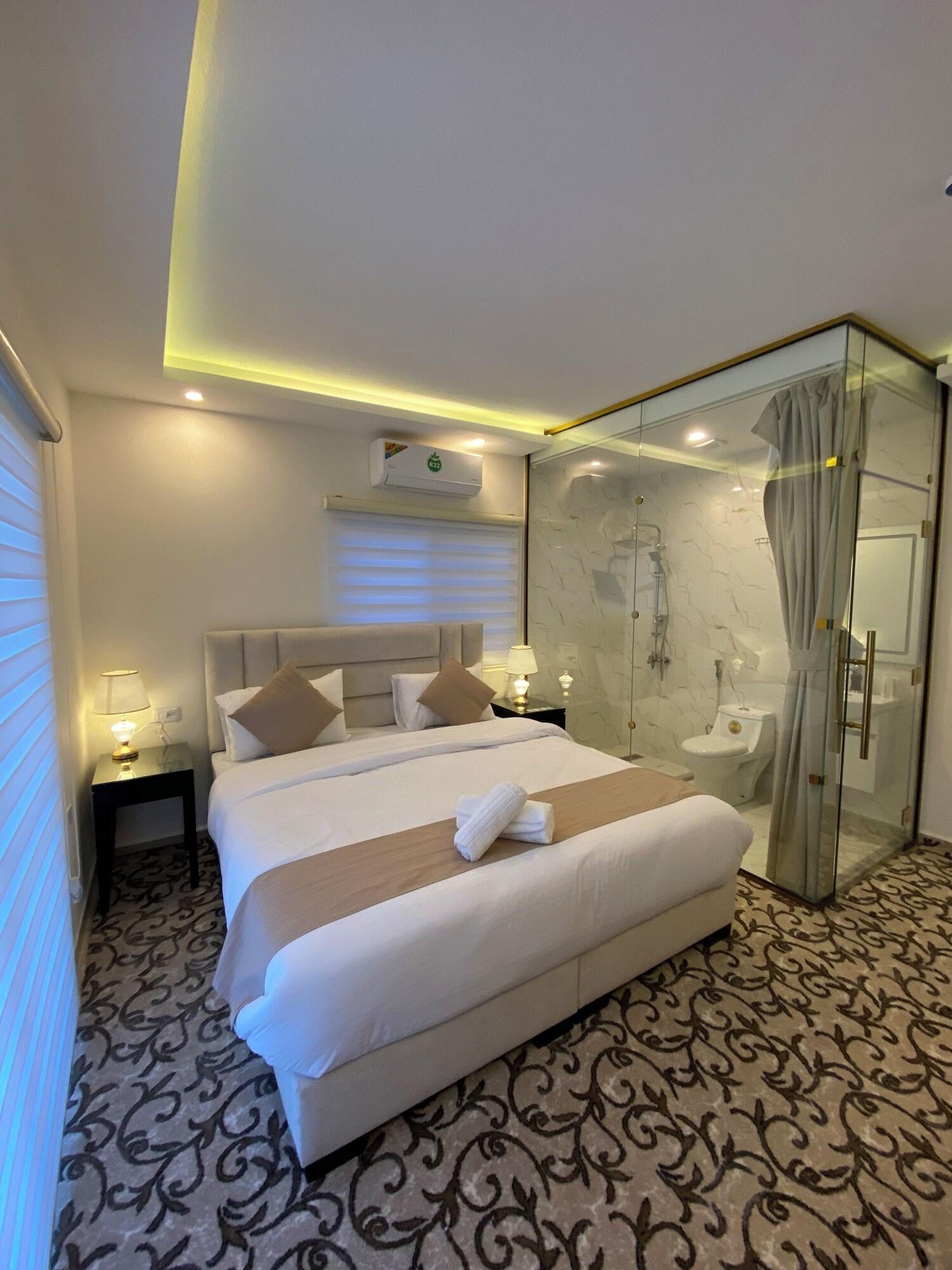 Varios Eighth Wonders Hotel