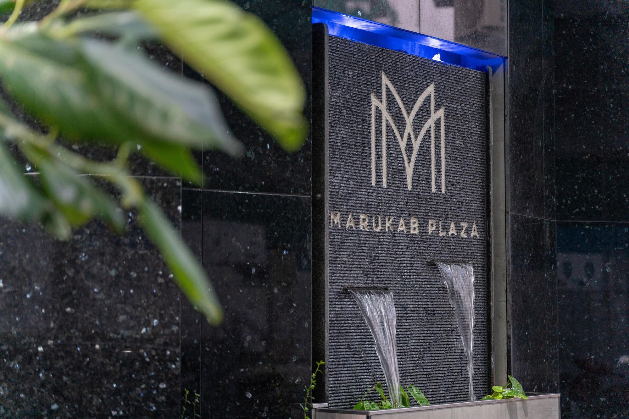 Vista Exterior Marukab Plaza