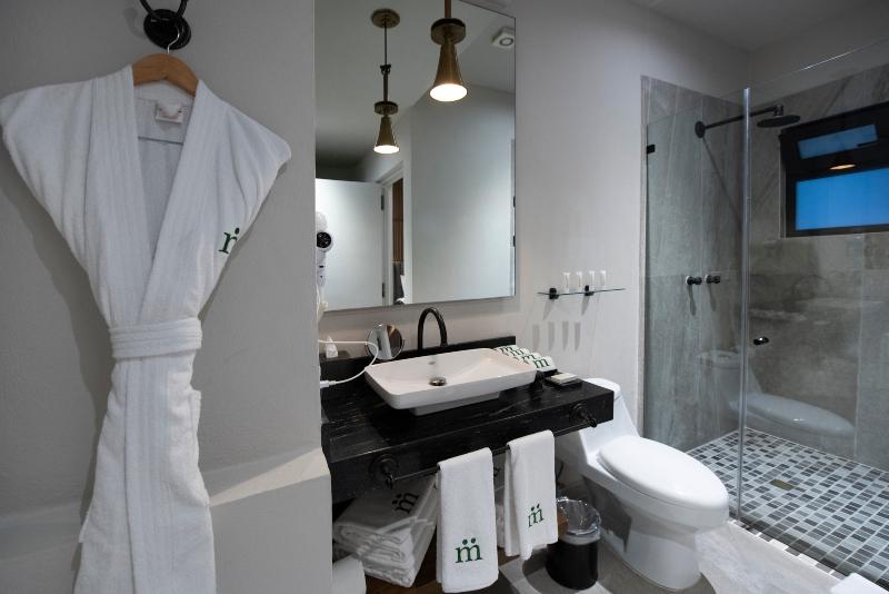 Baño Hotel Madi