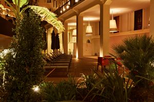 Alojamiento - Hotel The Building