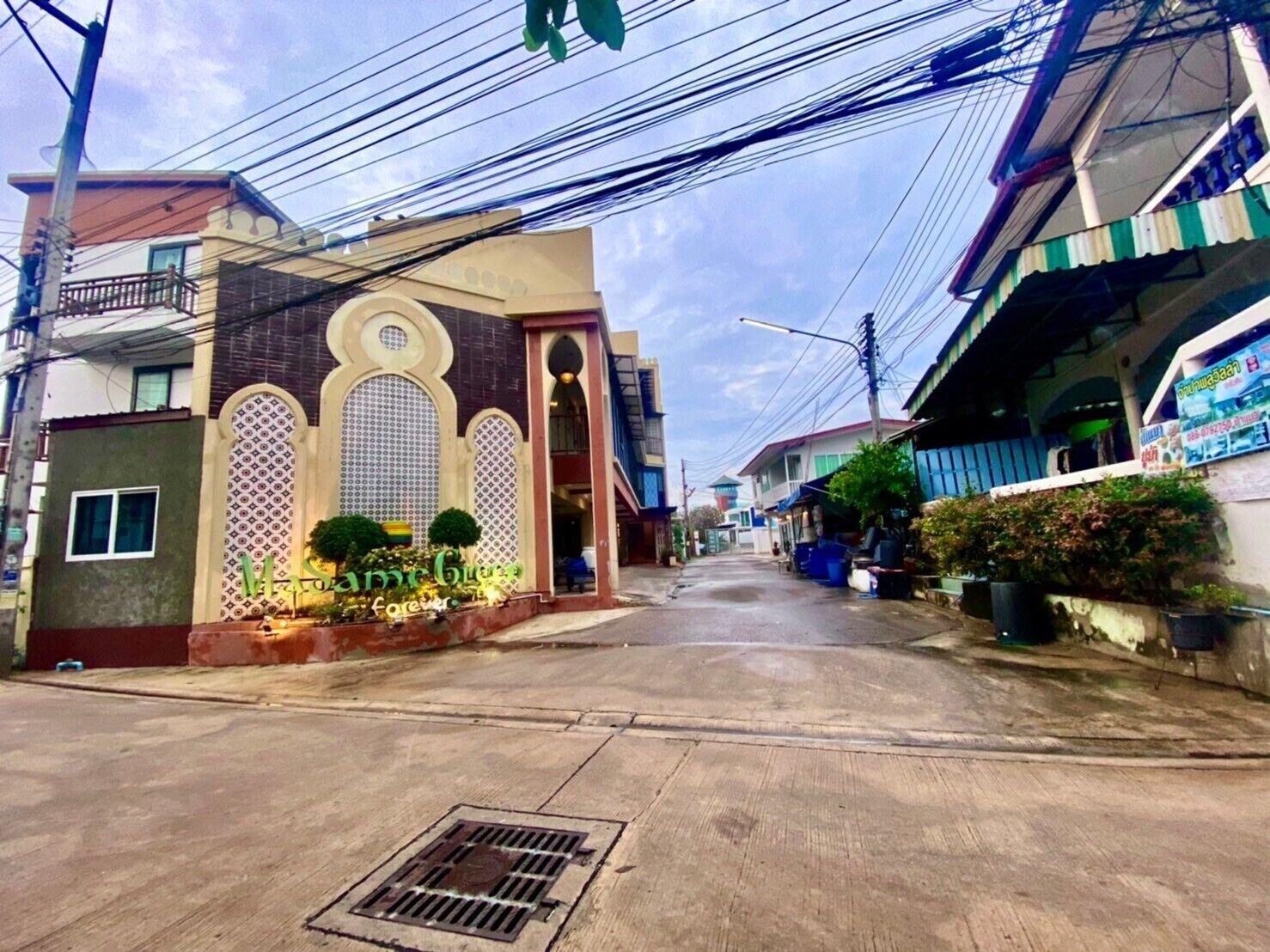 Vista Exterior Madame Green Forever