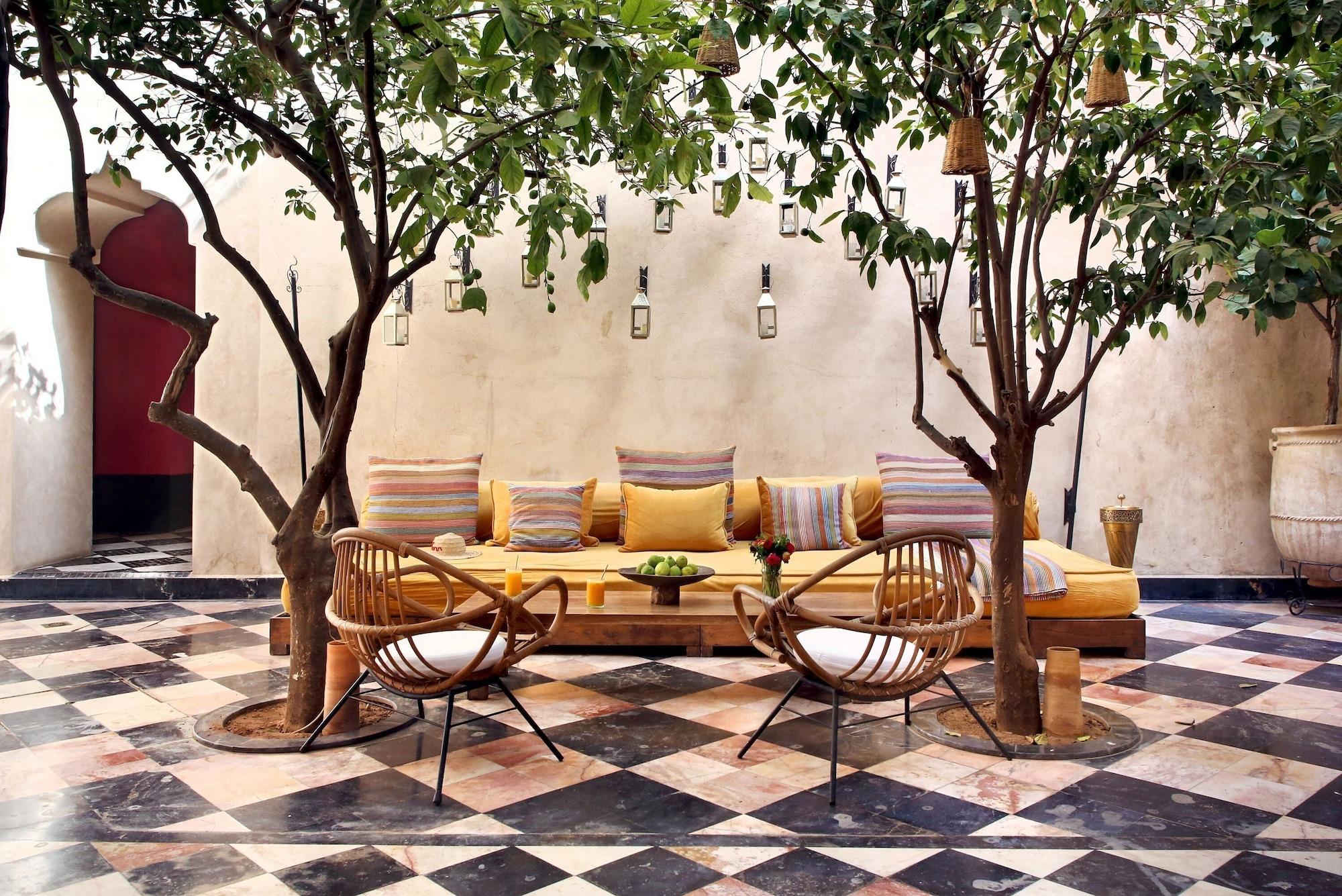 Bar/Salón El Fenn