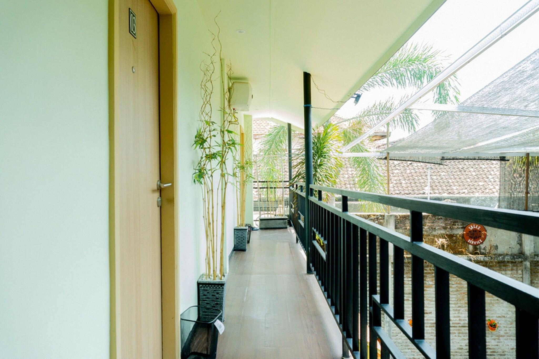 Varios RedDoorz near Alun Alun Madiun