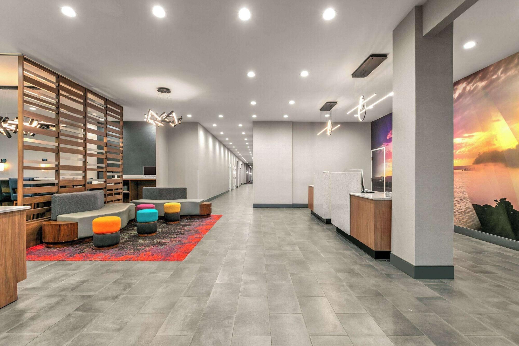 Vista Lobby La Quinta Inn & Suites by Wyndham Belton - Temple South