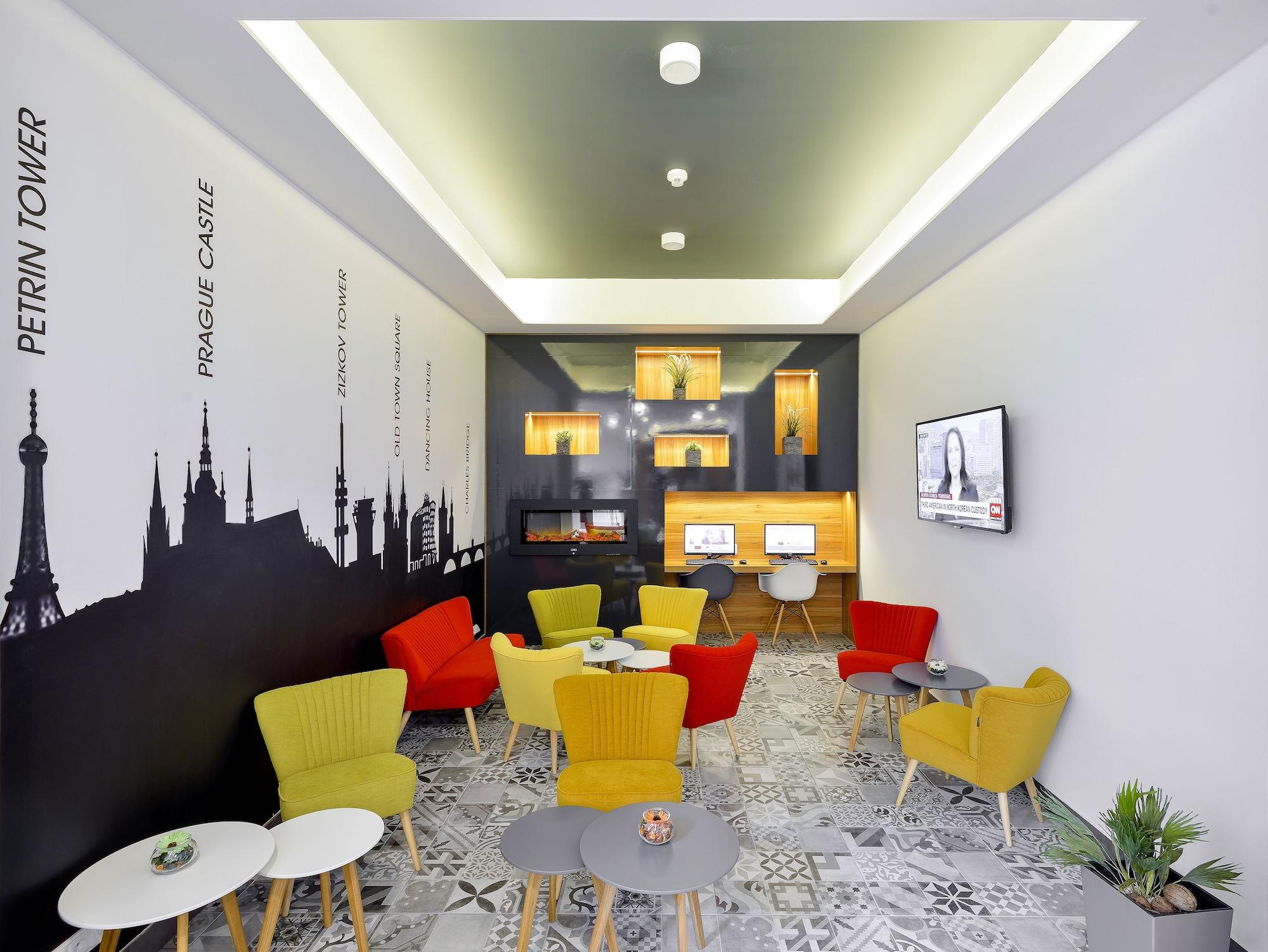 Vista Lobby Hotel Garden Court