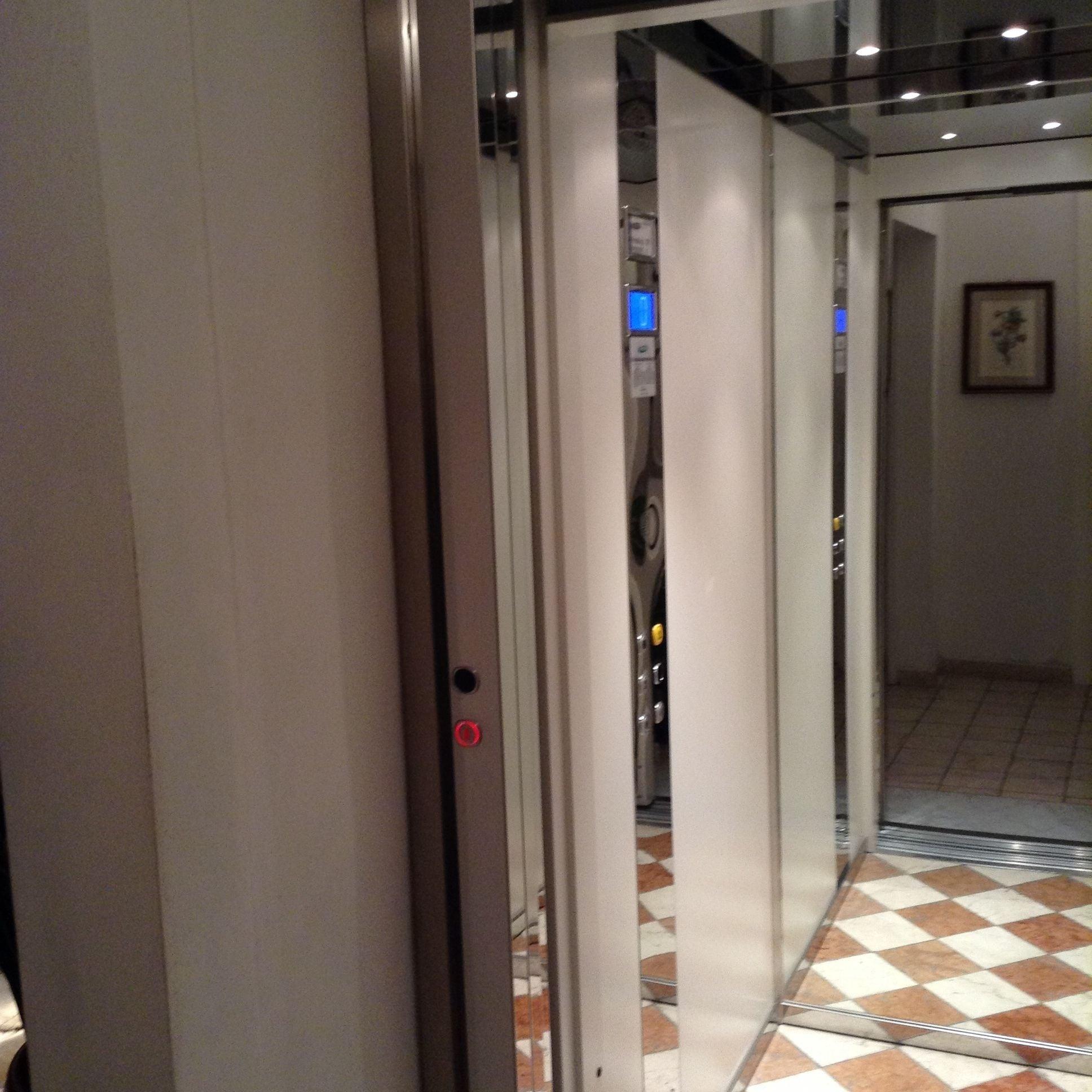 Varios Albergo Giugni