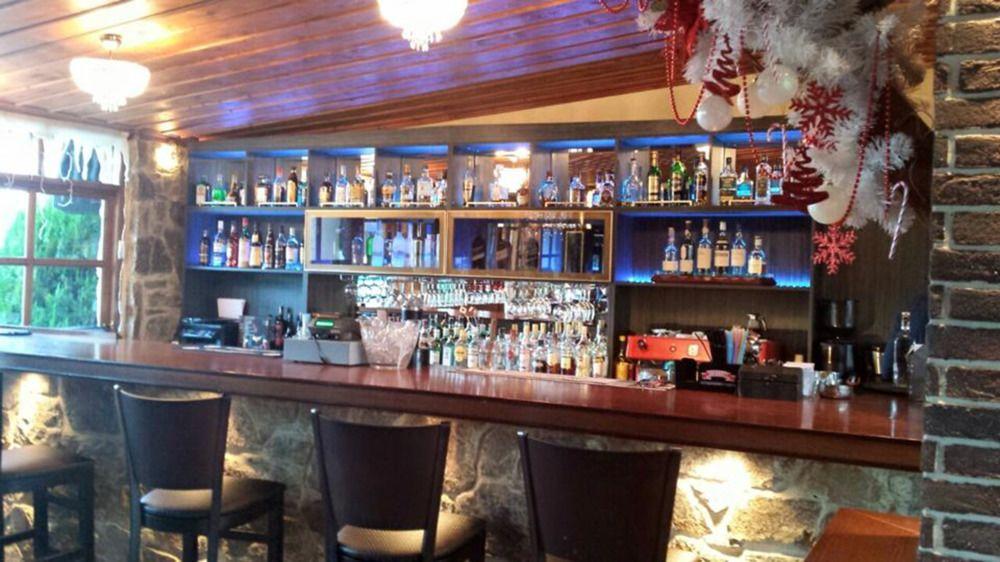 Bar/Salón Prasino Horio