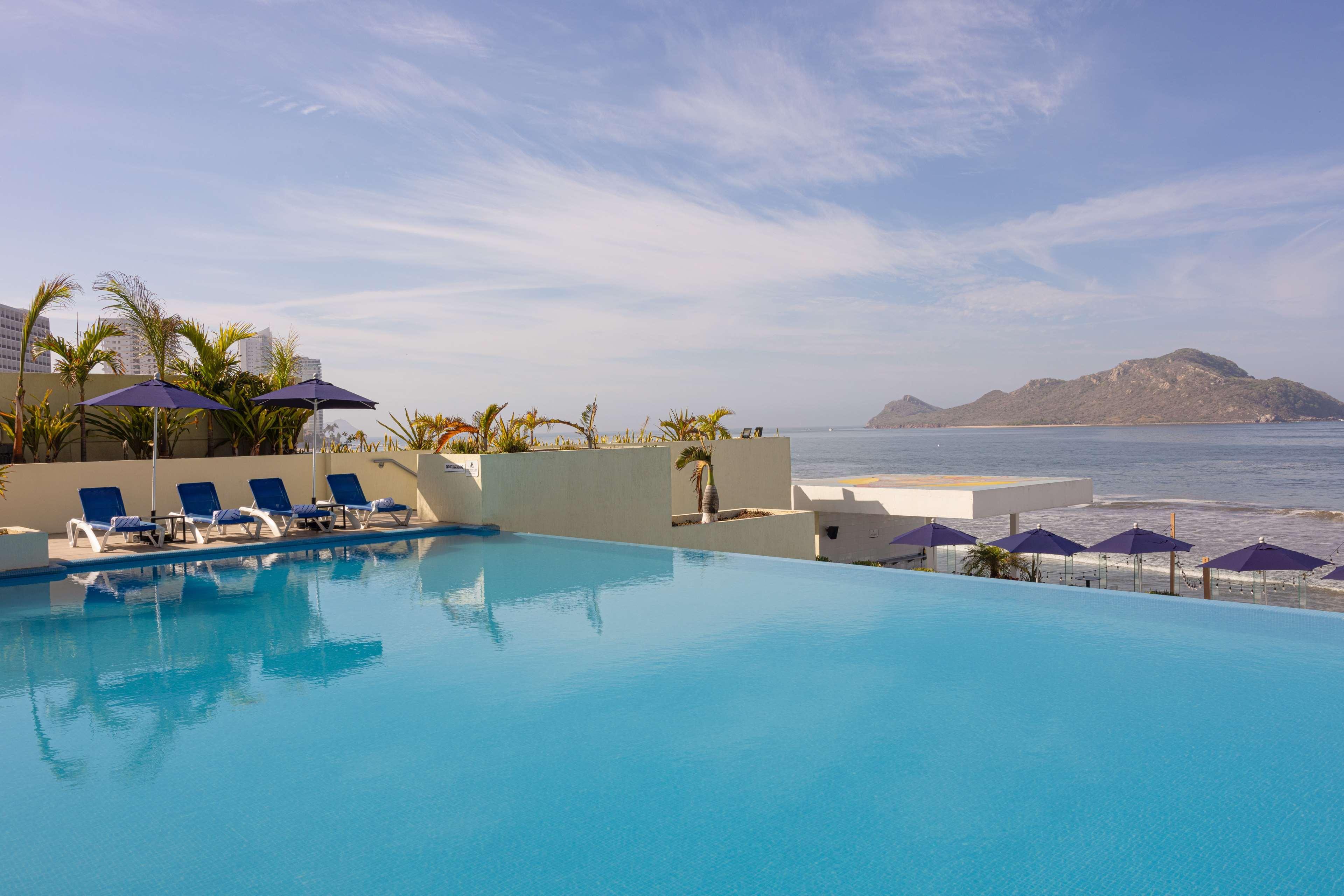 Vista Piscina DoubleTree by Hilton Mazatlan