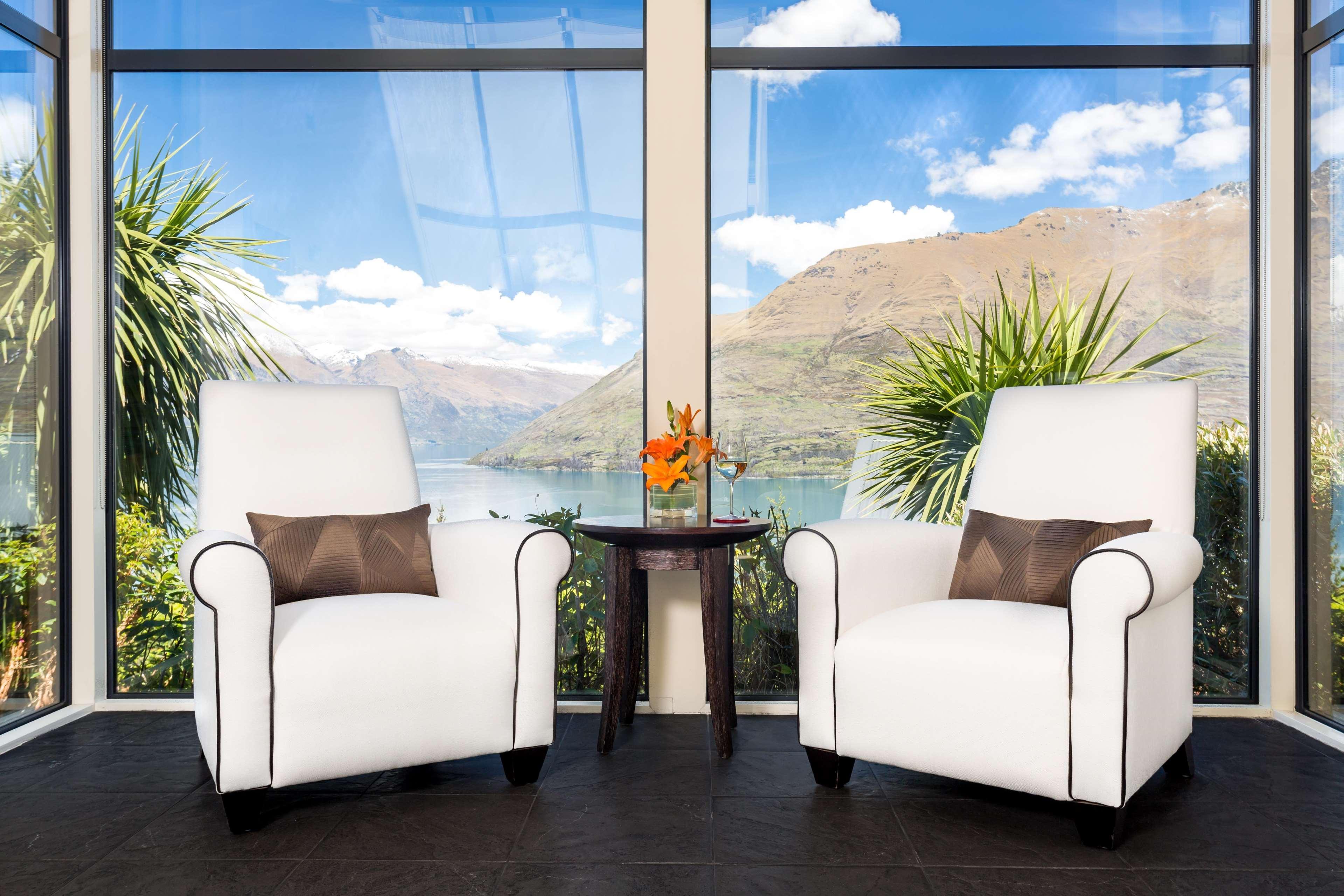 Vista Lobby Azur Luxury Lodge