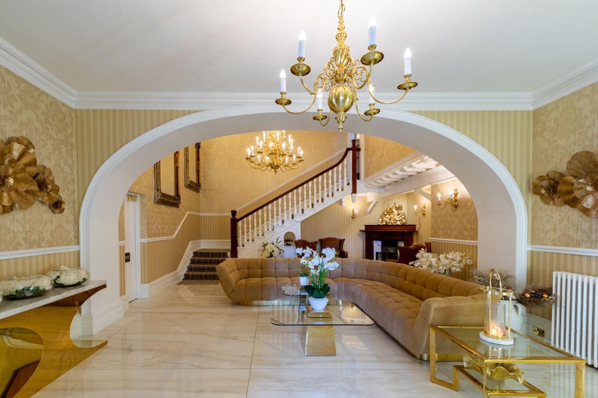 Vista Lobby Lakes Hotel & Spa