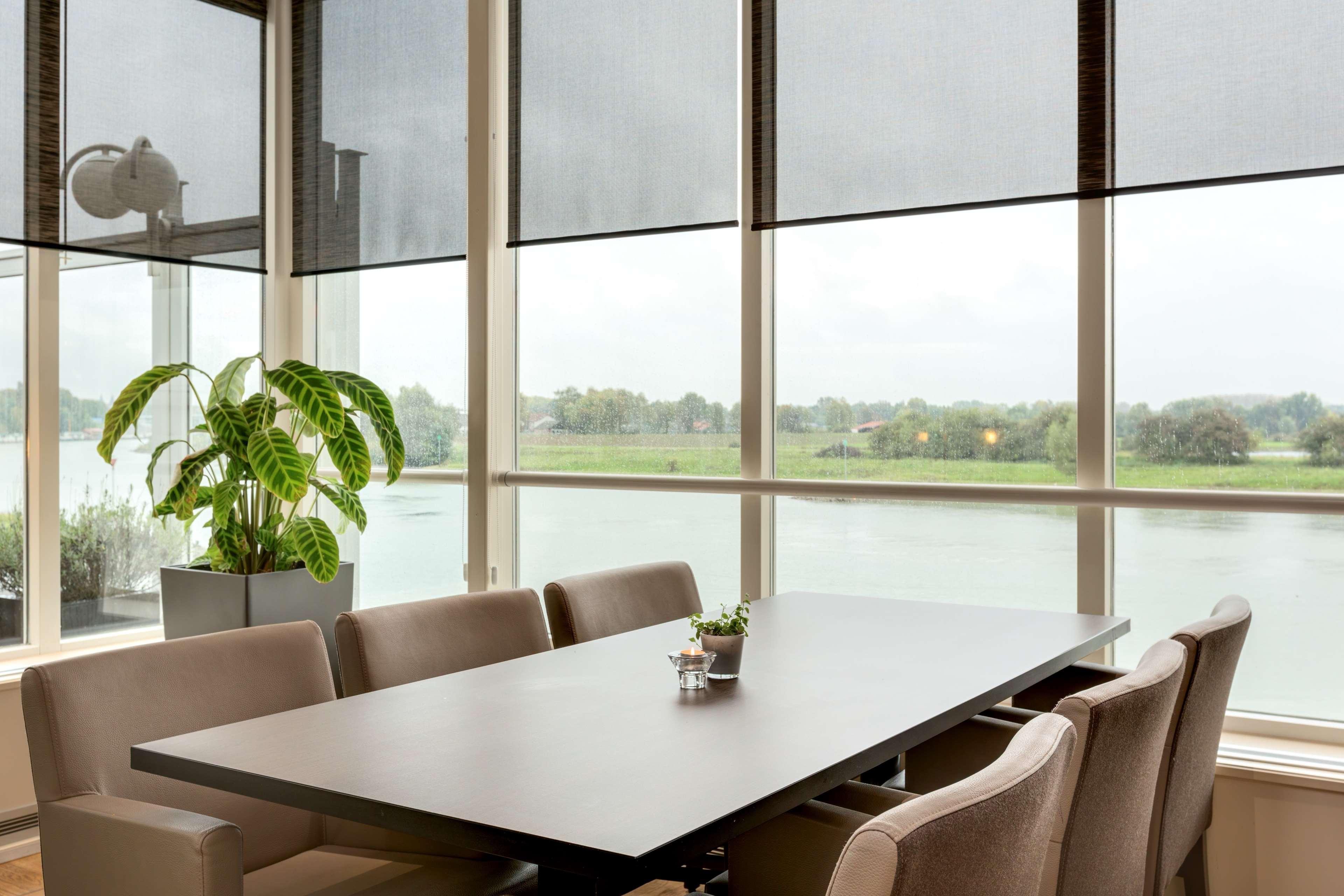 Bar/Salón NH Arnhem Rijnhotel