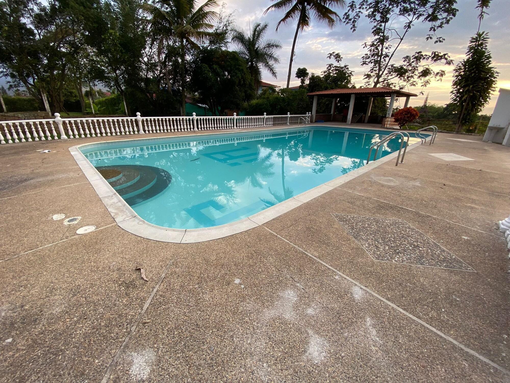 Vista Piscina HOTEL VILLA NOEL