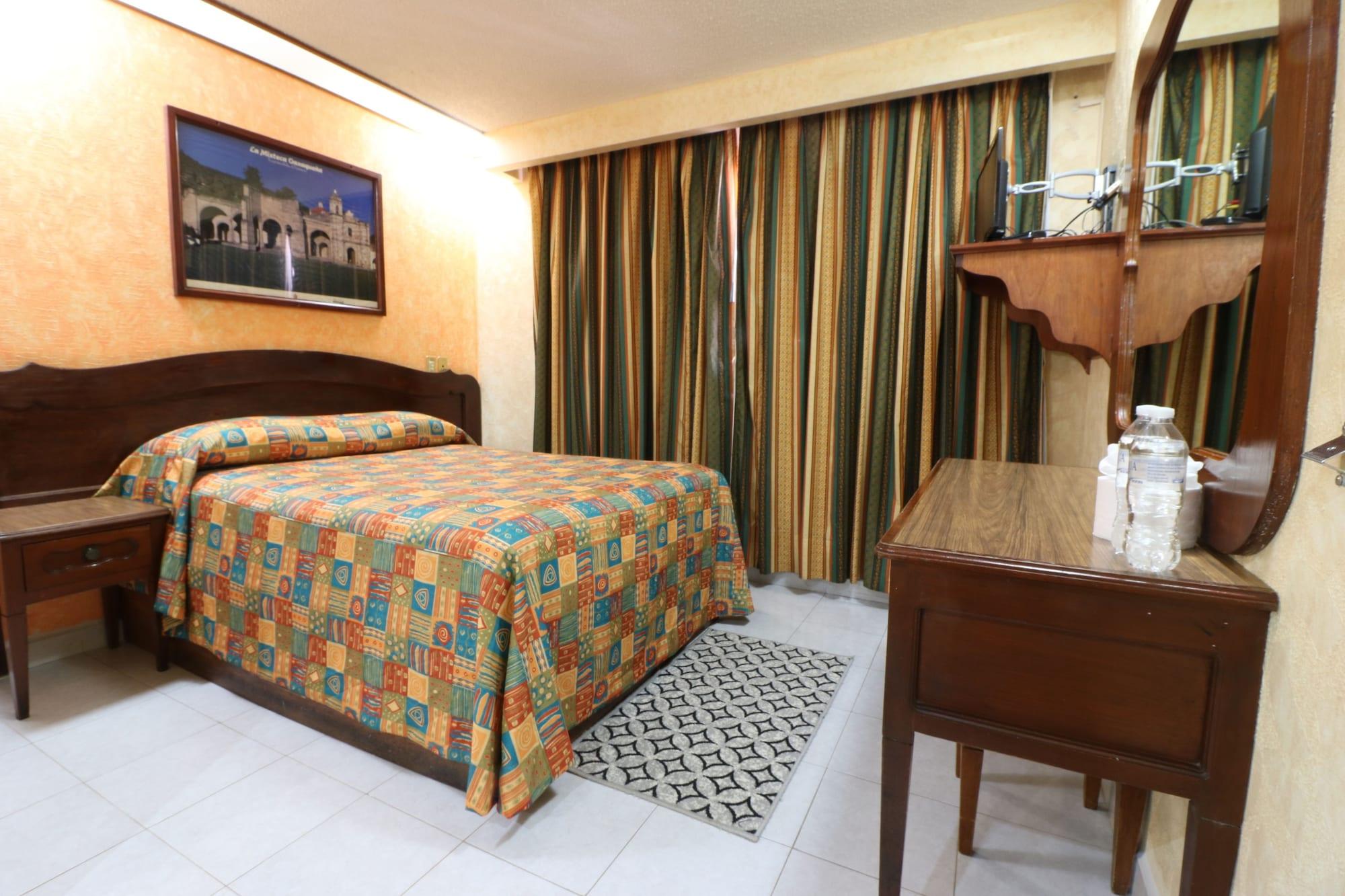 Varios Hotel Isabel I