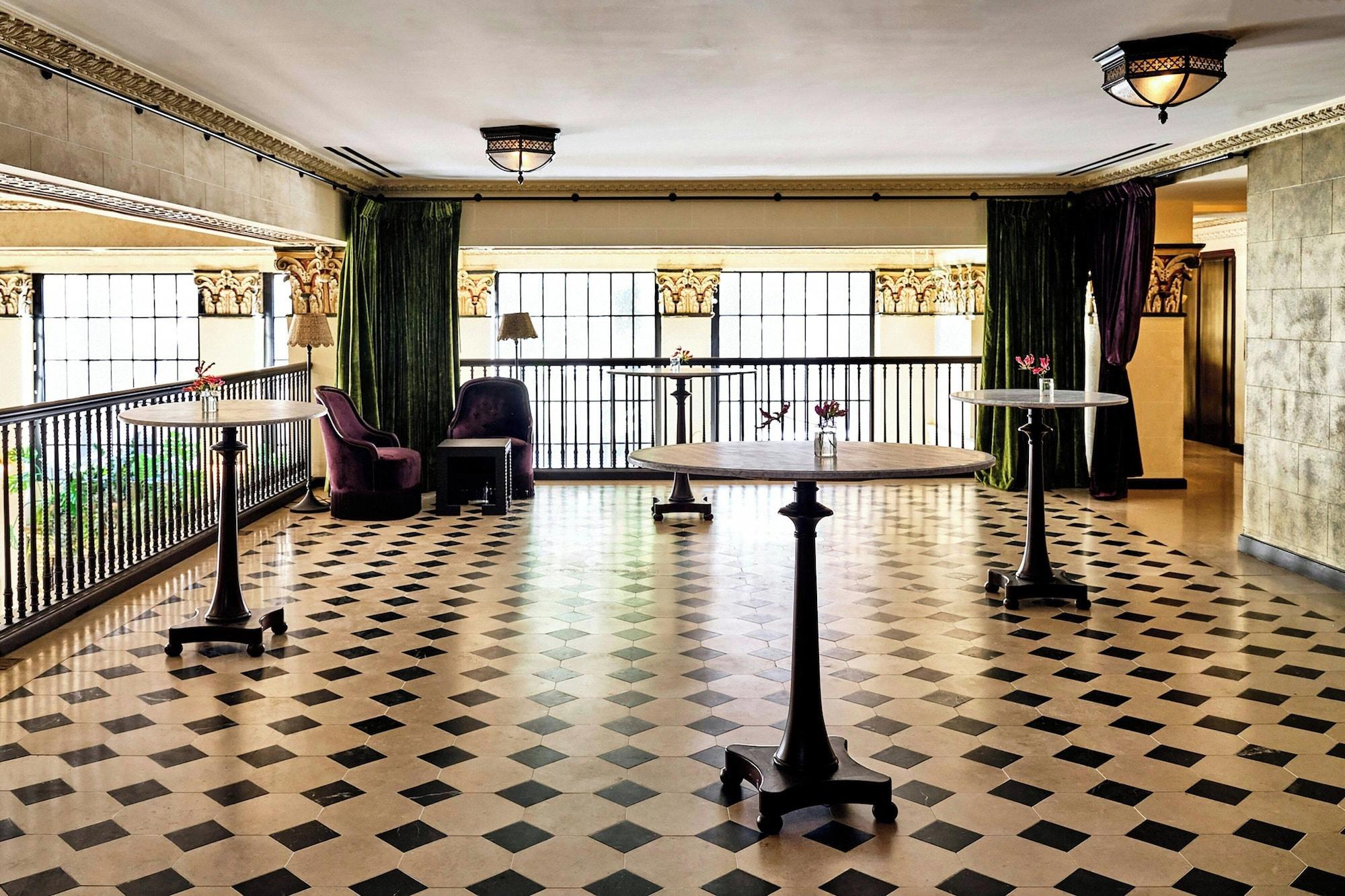 Vista Lobby Hotel Per La, Autograph Collection