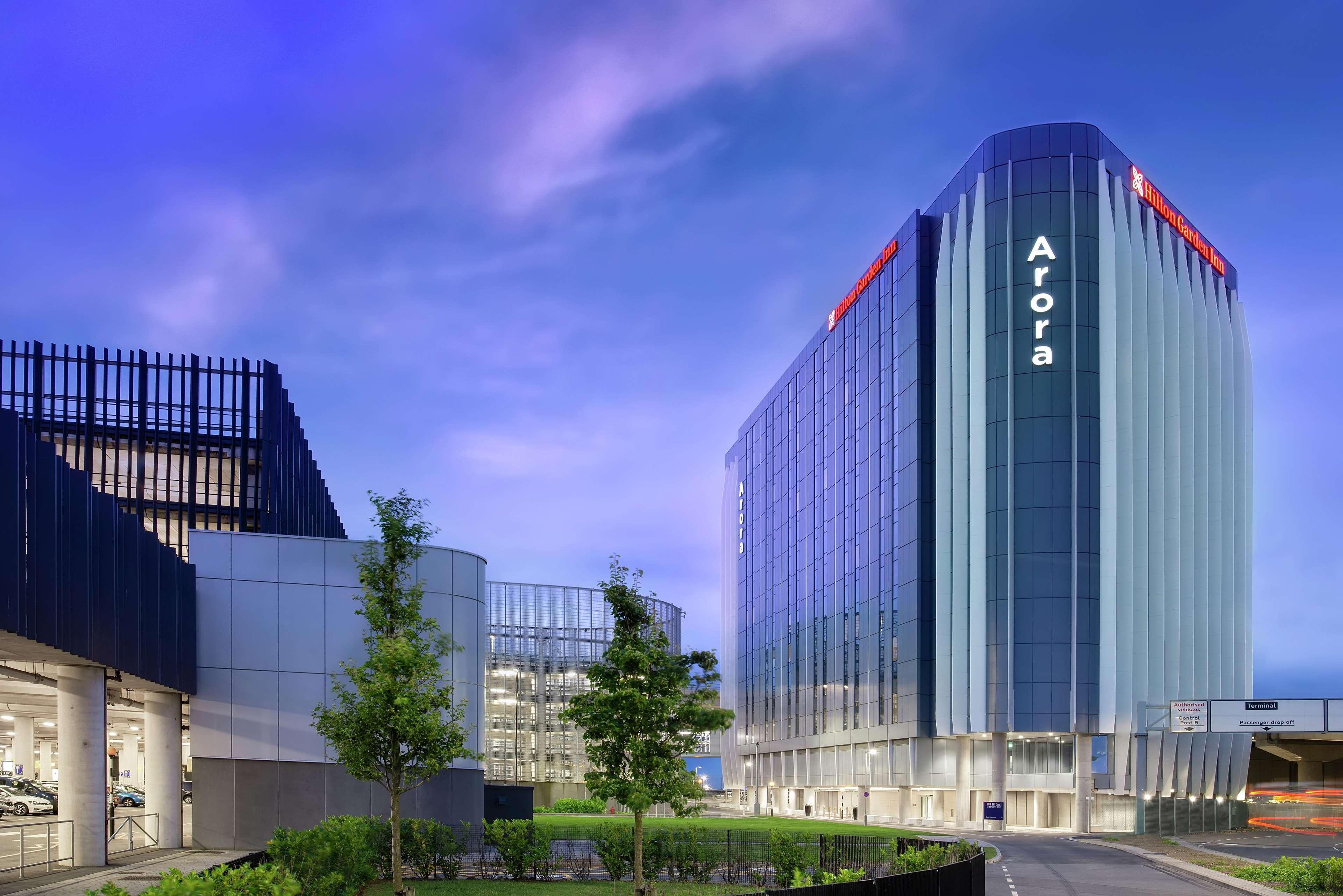 Vista Exterior Hilton Garden Inn London Heathrow Terminal 2 and 3