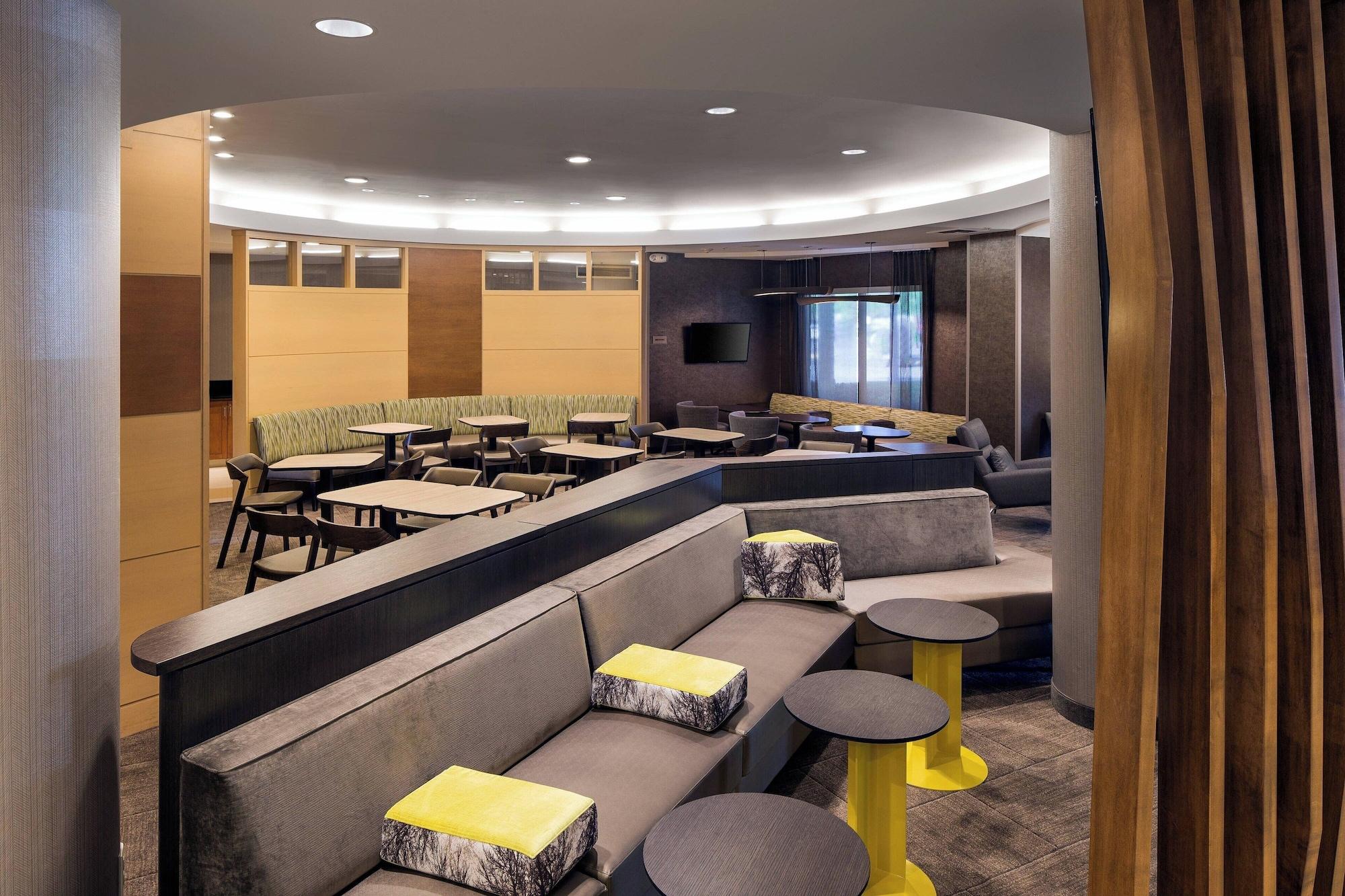 Vista Lobby SpringHill Suites by Marriott Bakersfield