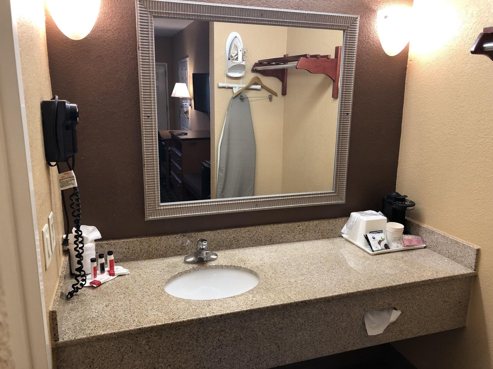 Equipamiento de Habitación Days Inn by Wyndham Columbus