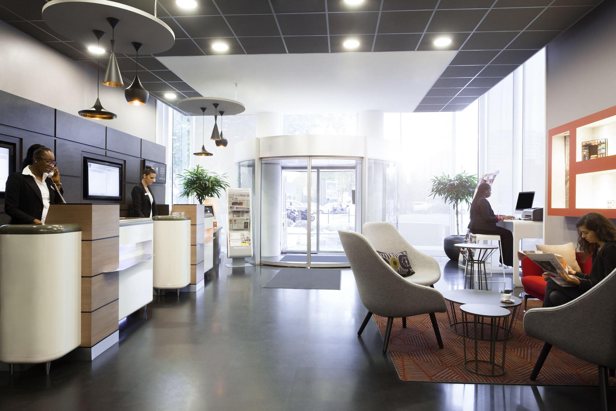 Vista Lobby Novotel Paris 17