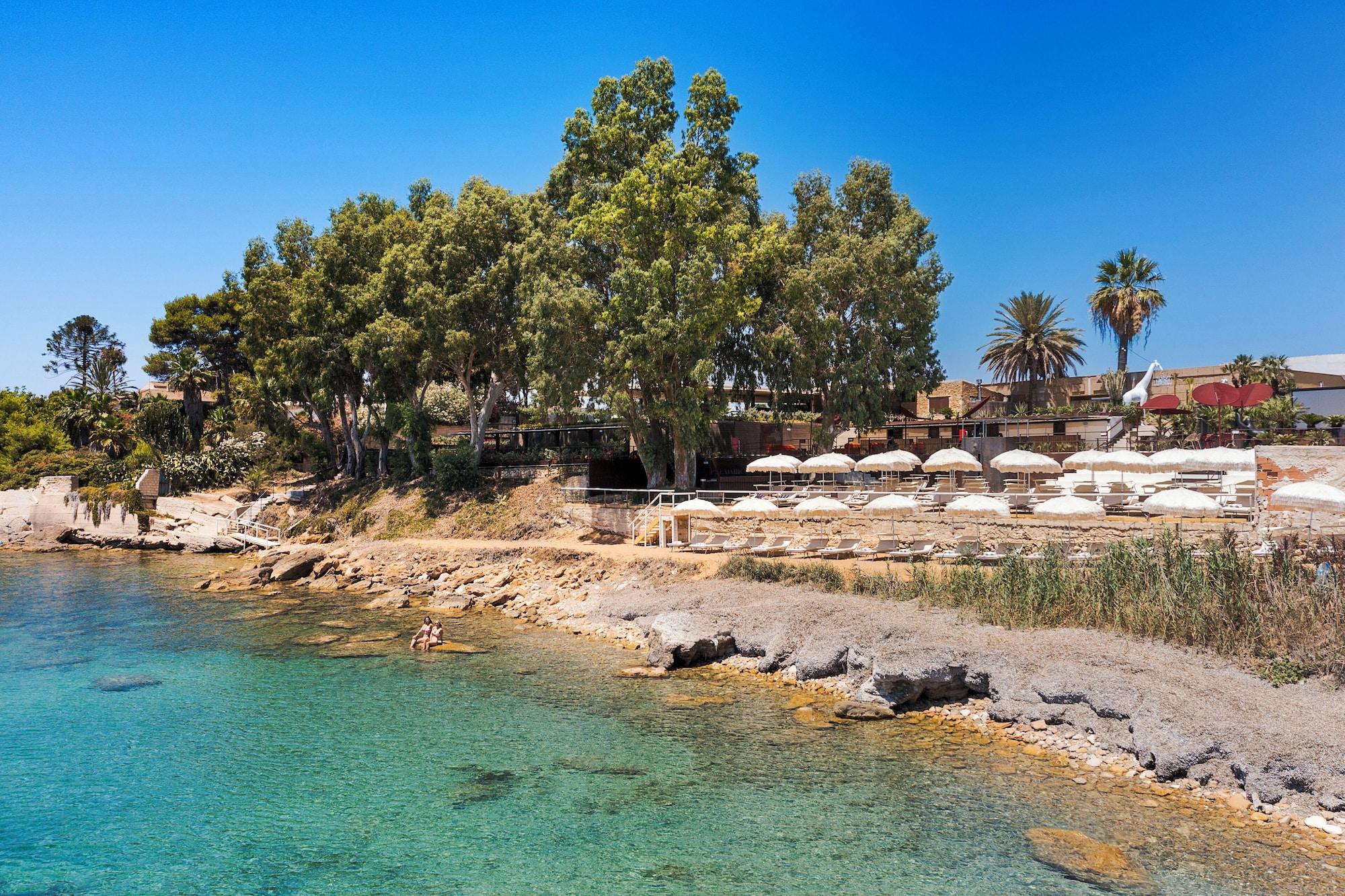 Playa Zurafa Resort
